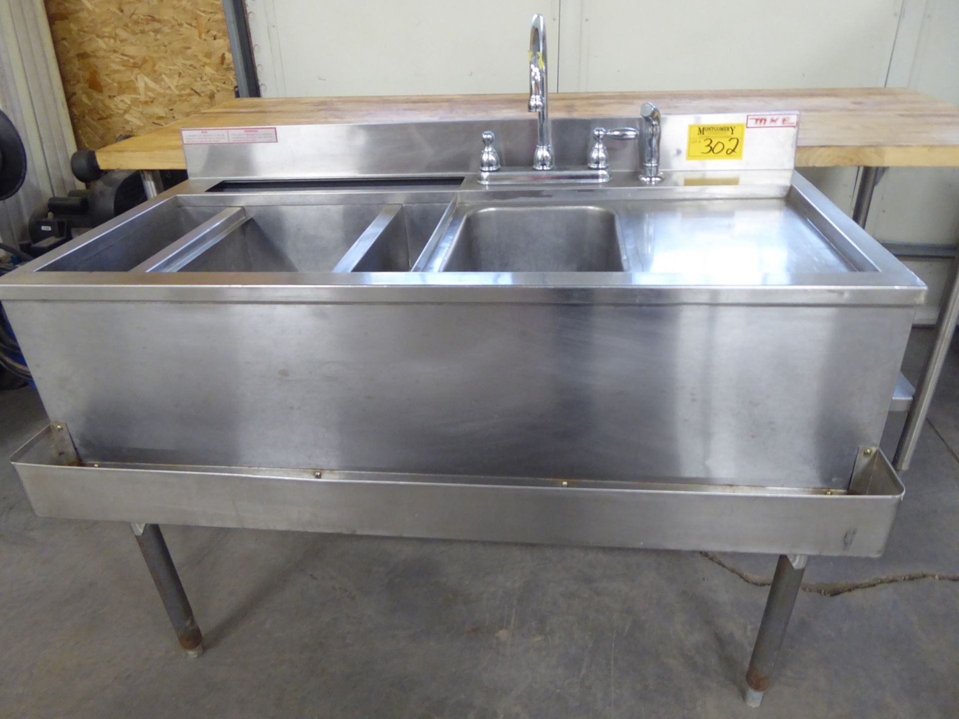 STAINLESS STEEL SINK & RINSE STATION