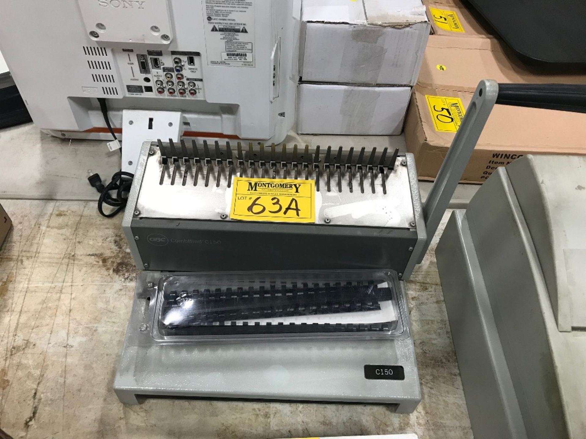 COMBIND C150 BINDER MACHINE & ACCESSORIES