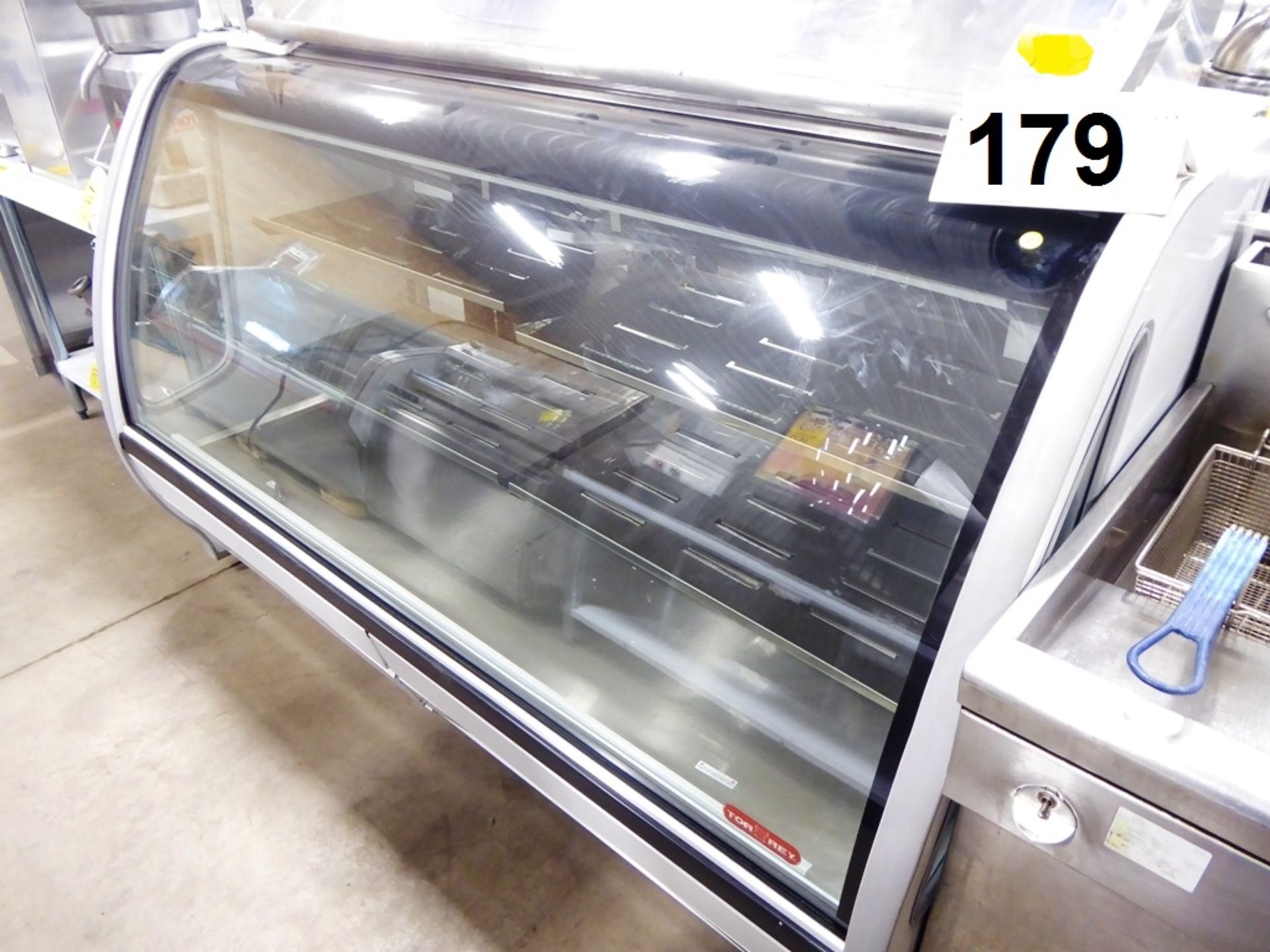 (NEW) TORREY 6' REFRIGERATED DISPLAY CASE