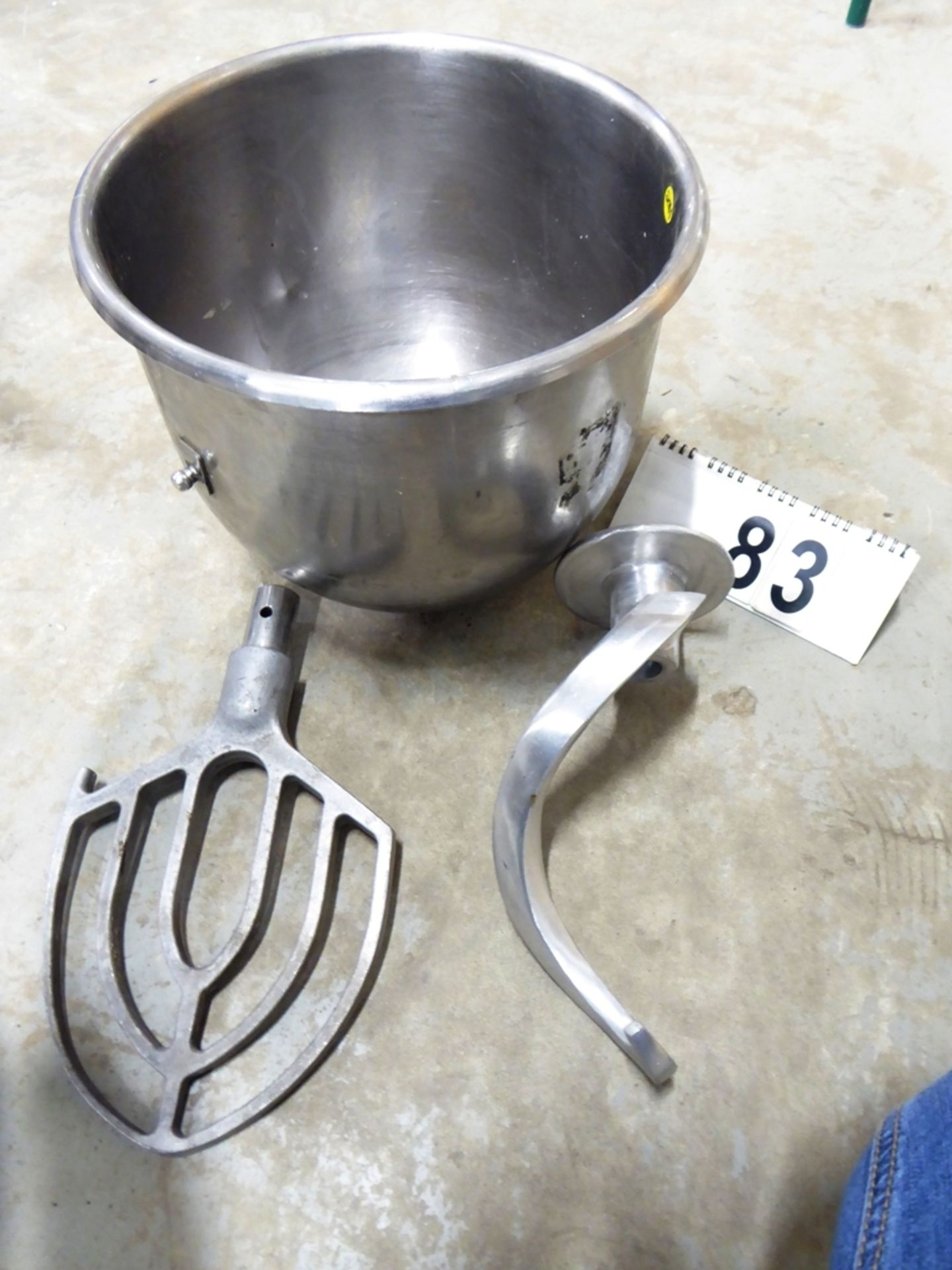 20 QT MIXER BOWL W/ DOUGH HOOK, FLAT BEATER