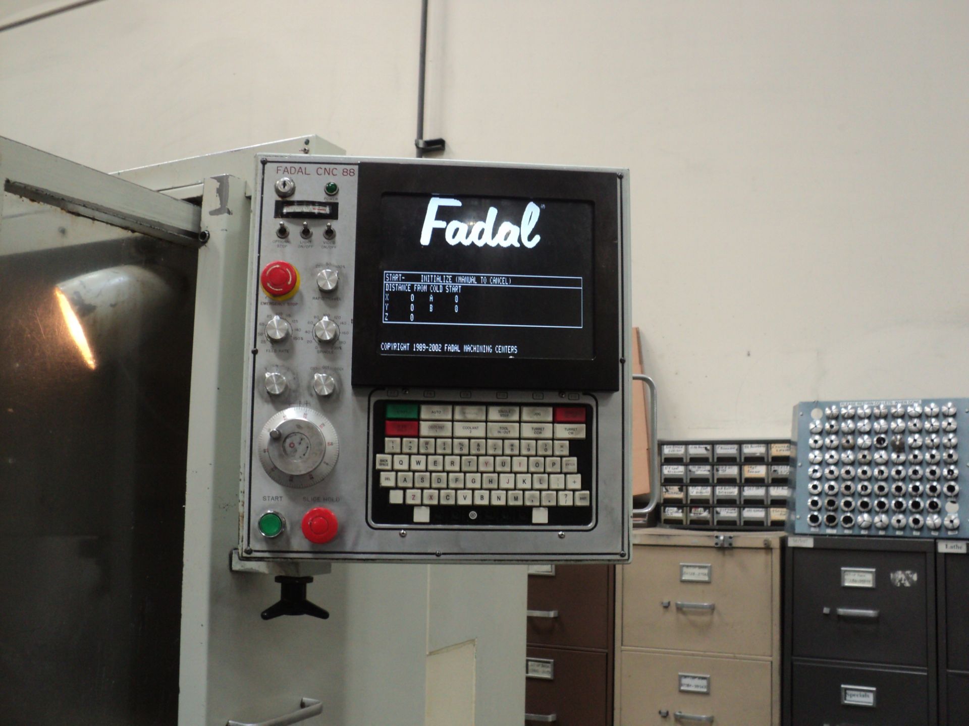 FADAL CNC VERTICAL MACHINING CENTER, VMC 6030 MODEL 907-1, 3 AXIS, 60"X30"X30" - Image 5 of 6