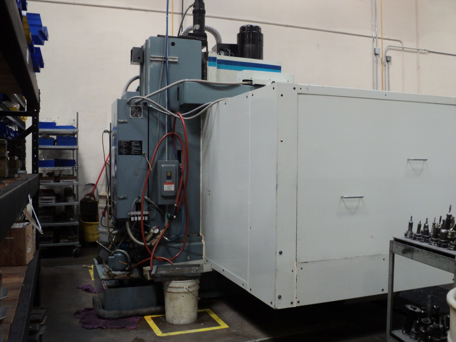 FADAL CNC VERTICAL MACHINING CENTER, VMC 6030 MODEL 907-1, 3 AXIS, 60"X30"X30" - Image 4 of 6