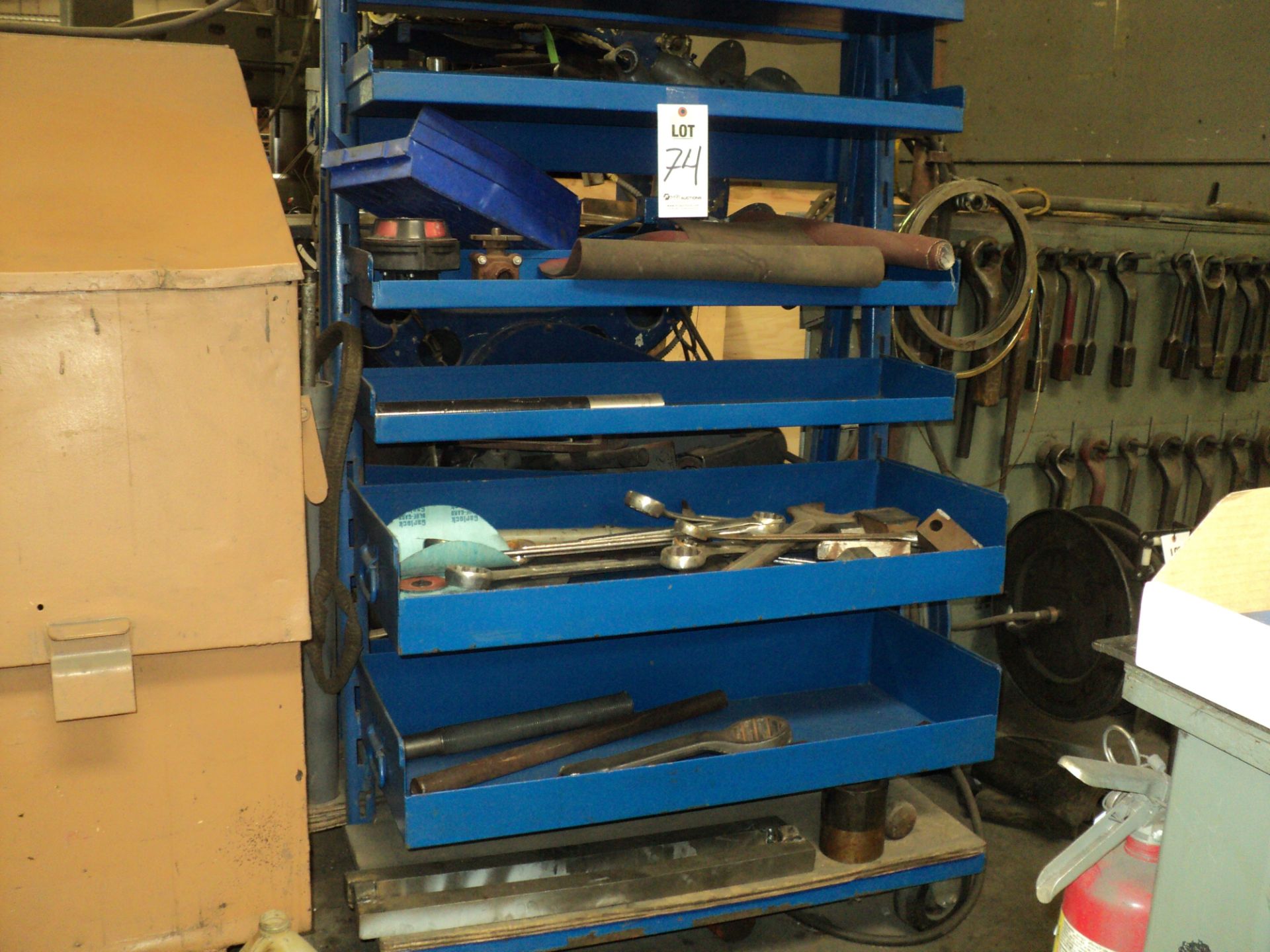 12 SECTION TOOL RACK ON CASTER
