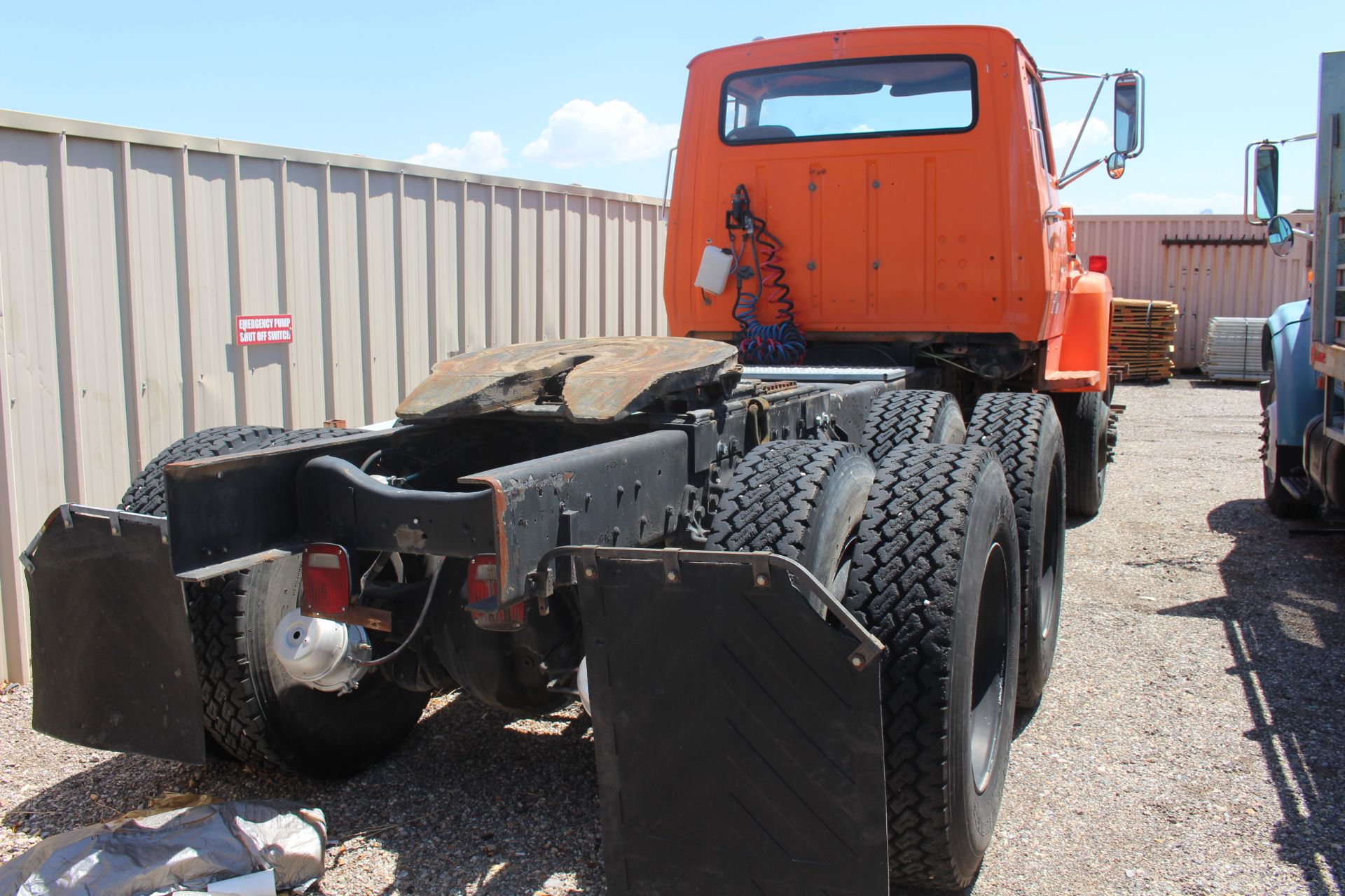 1980 FORD TRACTOR TRUCK, MODEL 9000, DIESEL (Damaged, see pictures); LOCATED IN FORT MOJAVE, AZ. - Image 4 of 8