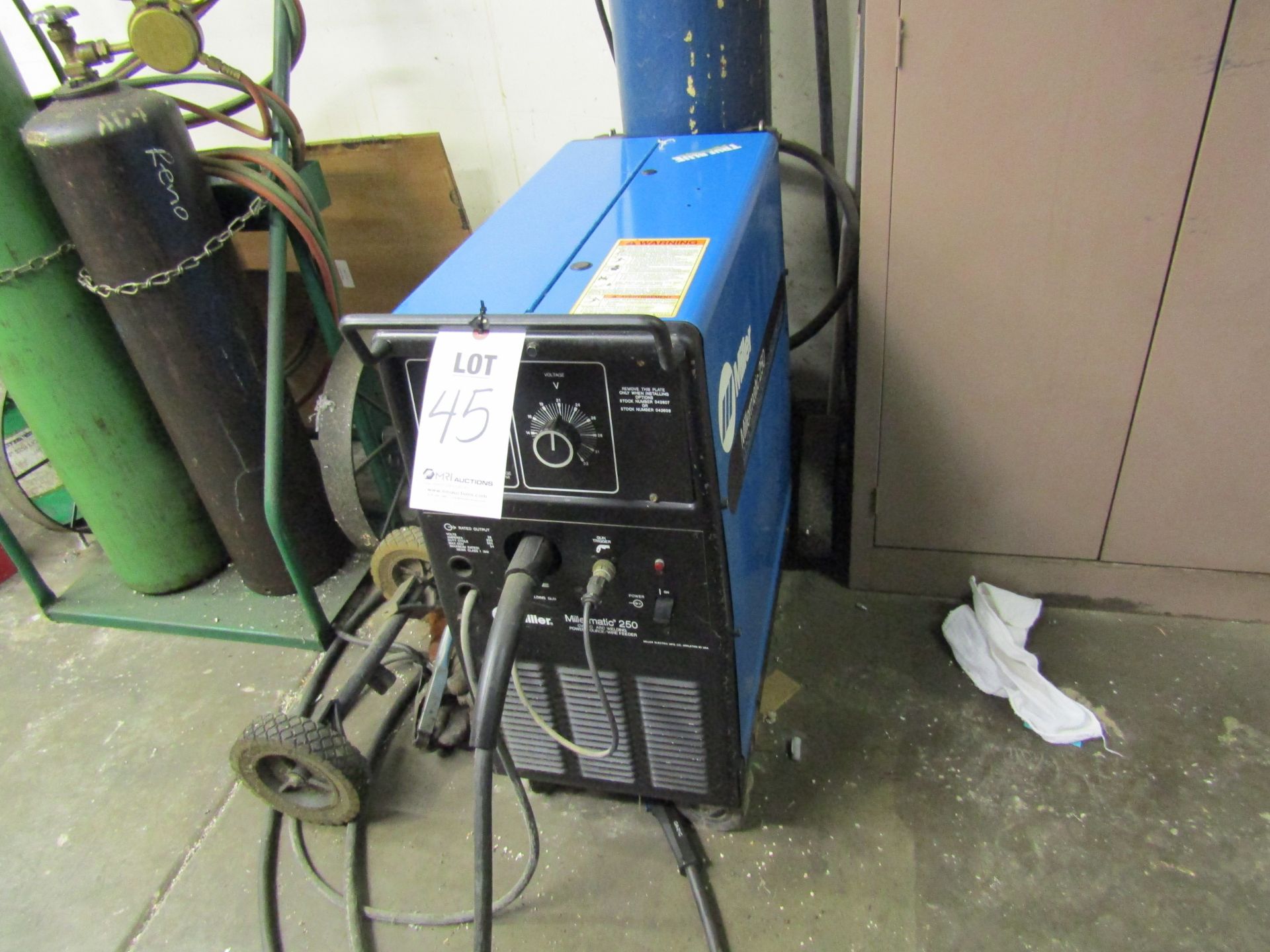 MILLER MATIC 250 CV-DC POWER SOURCE WELDER, NO TANK