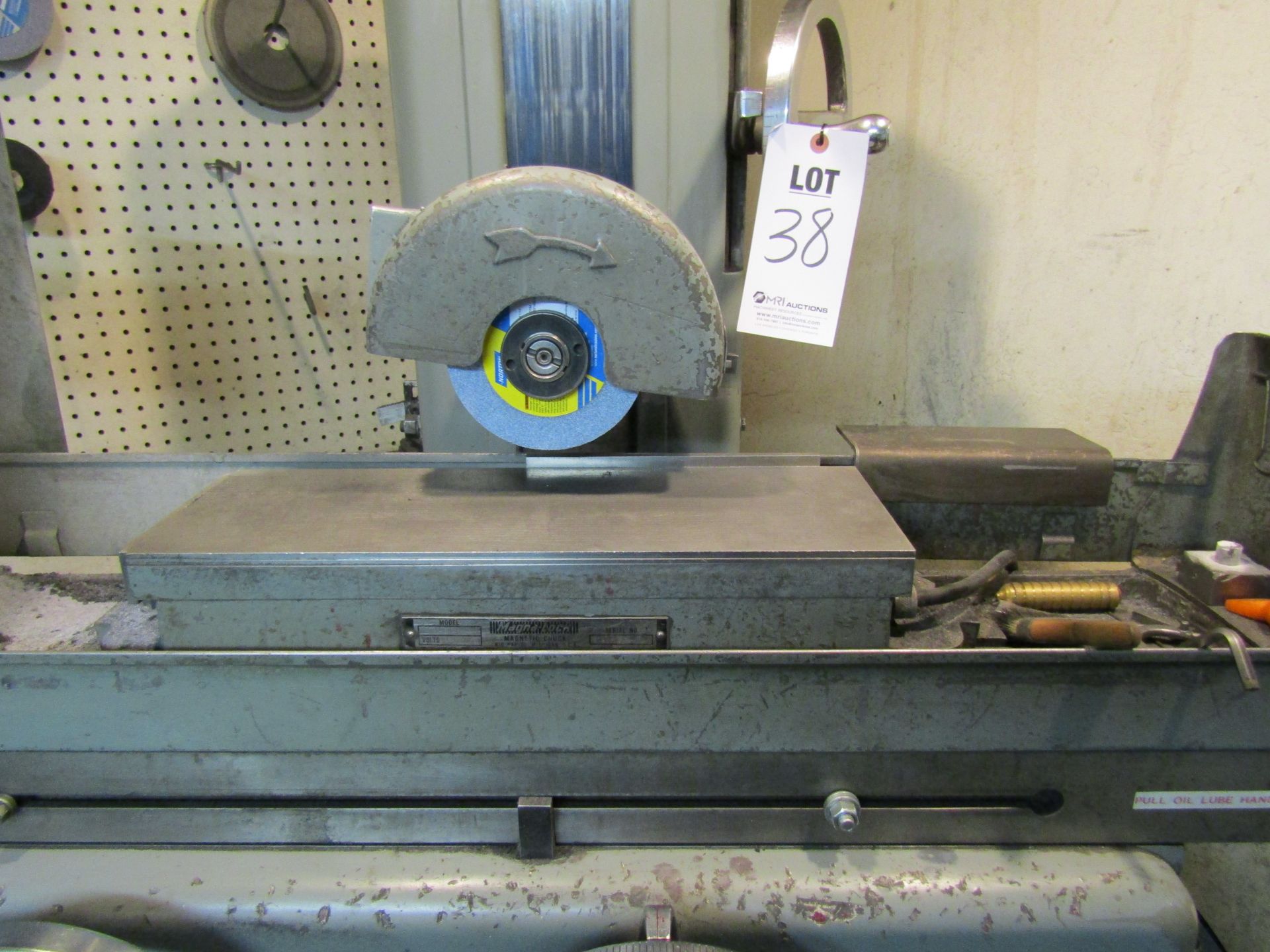 BOYAR & SCHULTZ MANUAL SURFACE GRINDER, 6"x18" WITH VACUUM UNIT (LATE PICKUP, APPROX JAN 15, 2019) - Image 2 of 3