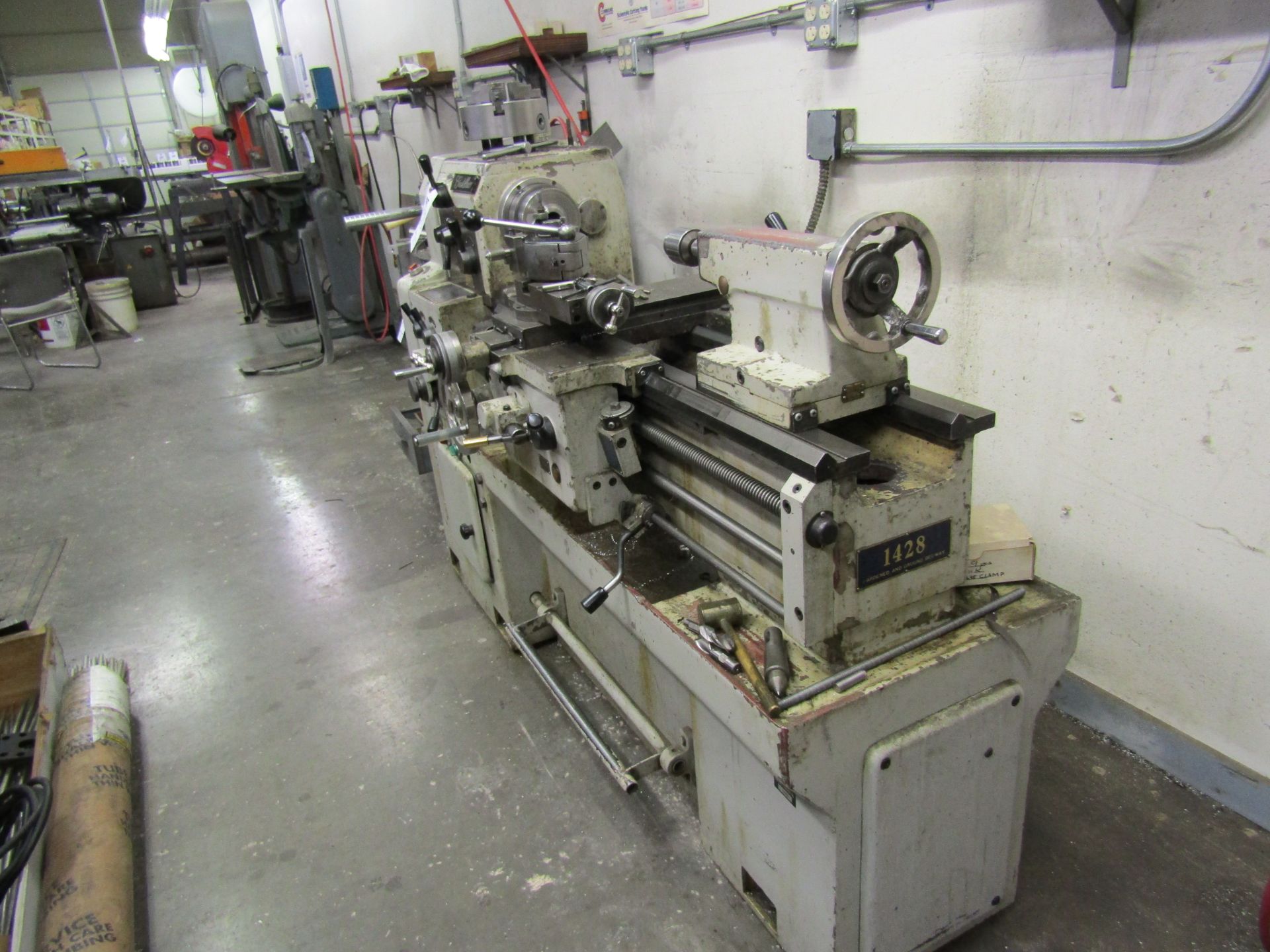 CADILLAC LATHE 14"x28" HARDENED BED WAY, COLLET CLOSER ATTACHEMENT, 6" 3 JAW CHUCK, TAILSTOCK, - Image 2 of 5