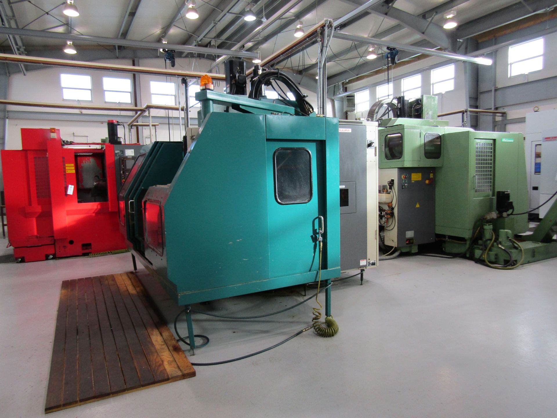 1985 MATSUURA MC760V2 CNC VERTICAL MACHINING CENTER, 6,000RPM, 30ATC, YASNAC MX2 CONTROL, TRAVELS - Image 4 of 7