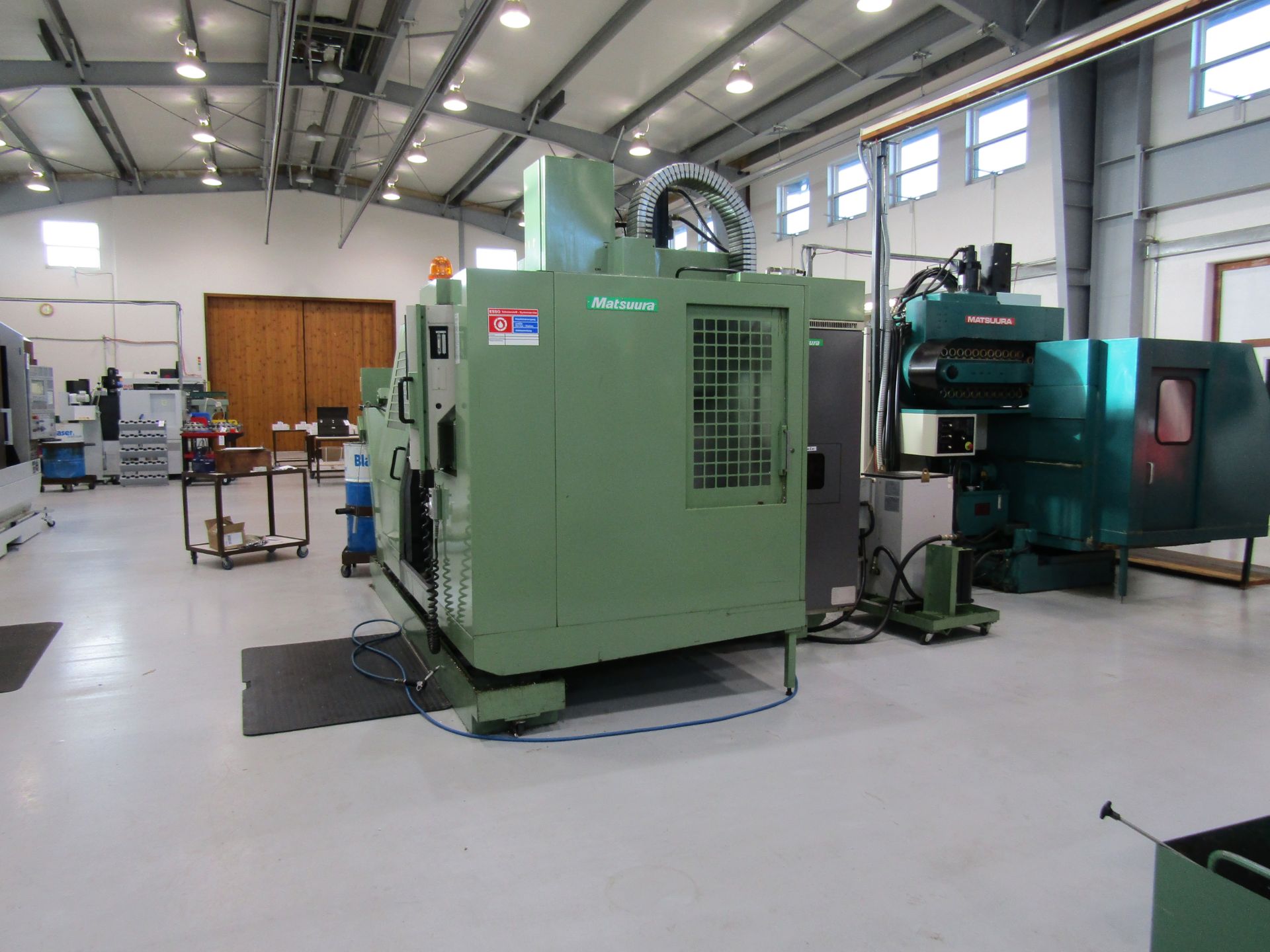 1992 MATSUURA MC800-VF CNC VERTICAL MACHINING CENTER, 15,000RPM, 30 ATC, CHIP CONVEYOR, YASNAC 180 - Image 3 of 8