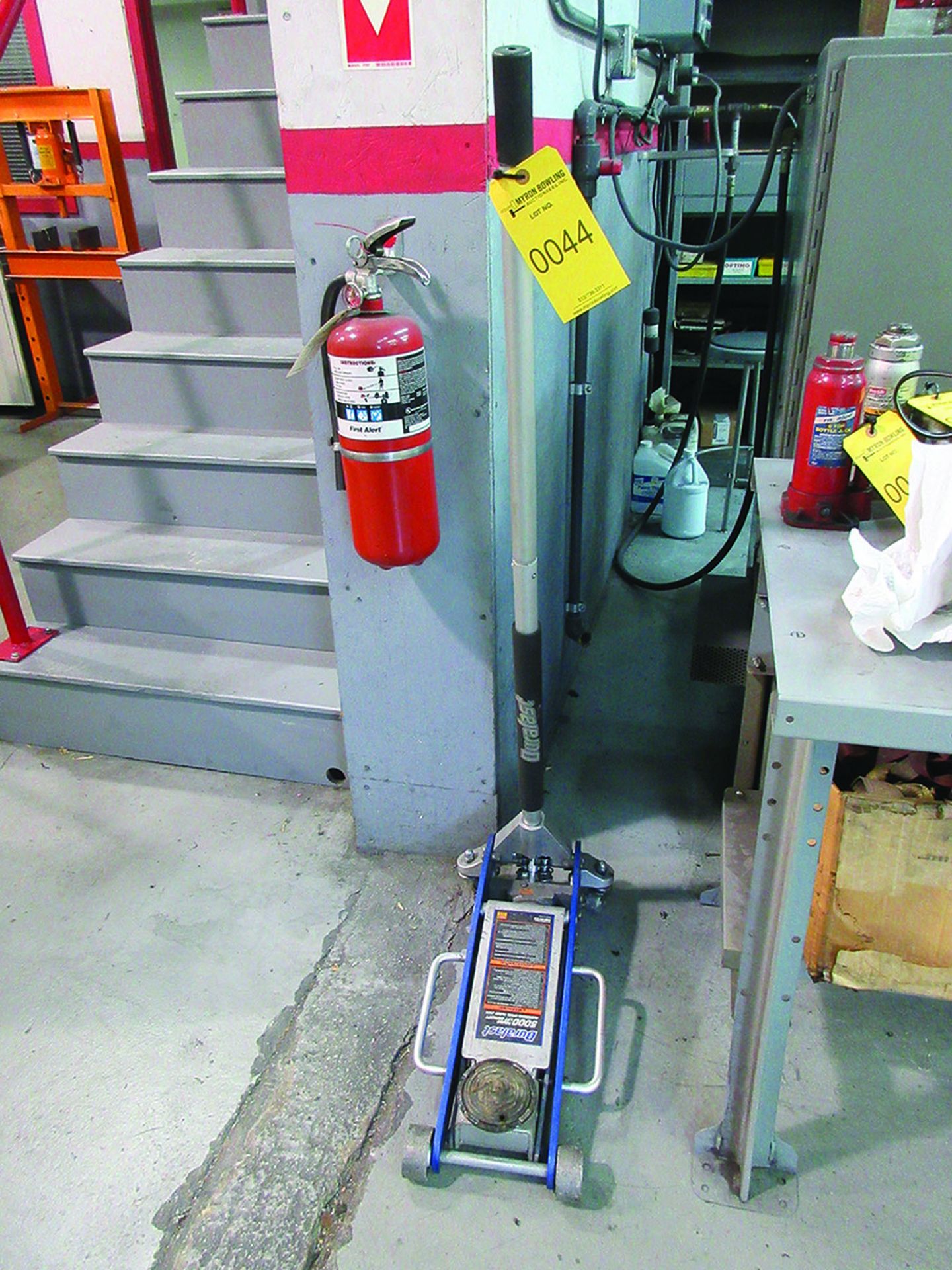 DURALAST 5,000 LB. FLOOR JACK