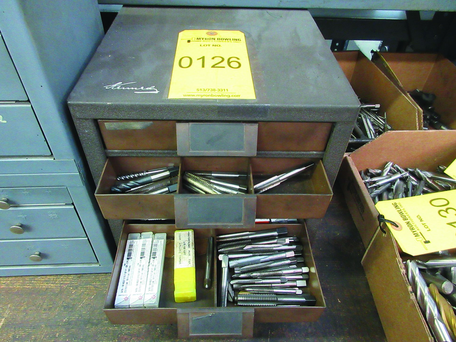 KENNEDY CABINET WITH TAPS