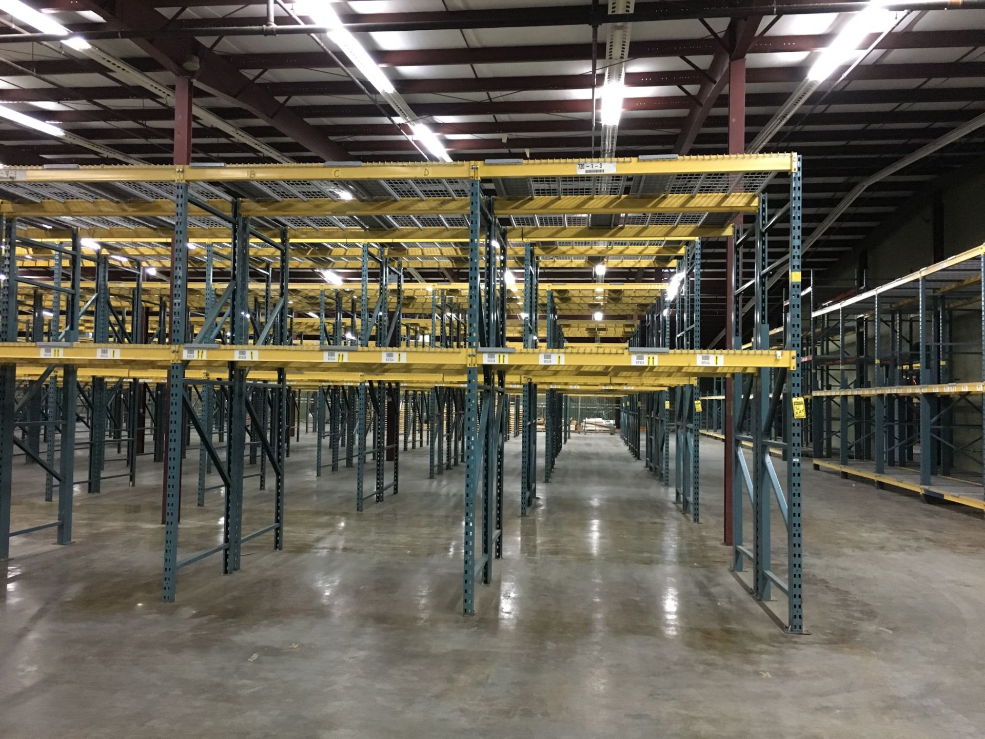 (25) SECTIONS OF UNARCO PALLET RACKING; CONSISTING OF (26) 144'' TALL X 48'' DEEP UPRIGHTS WITH 3" - Image 4 of 8