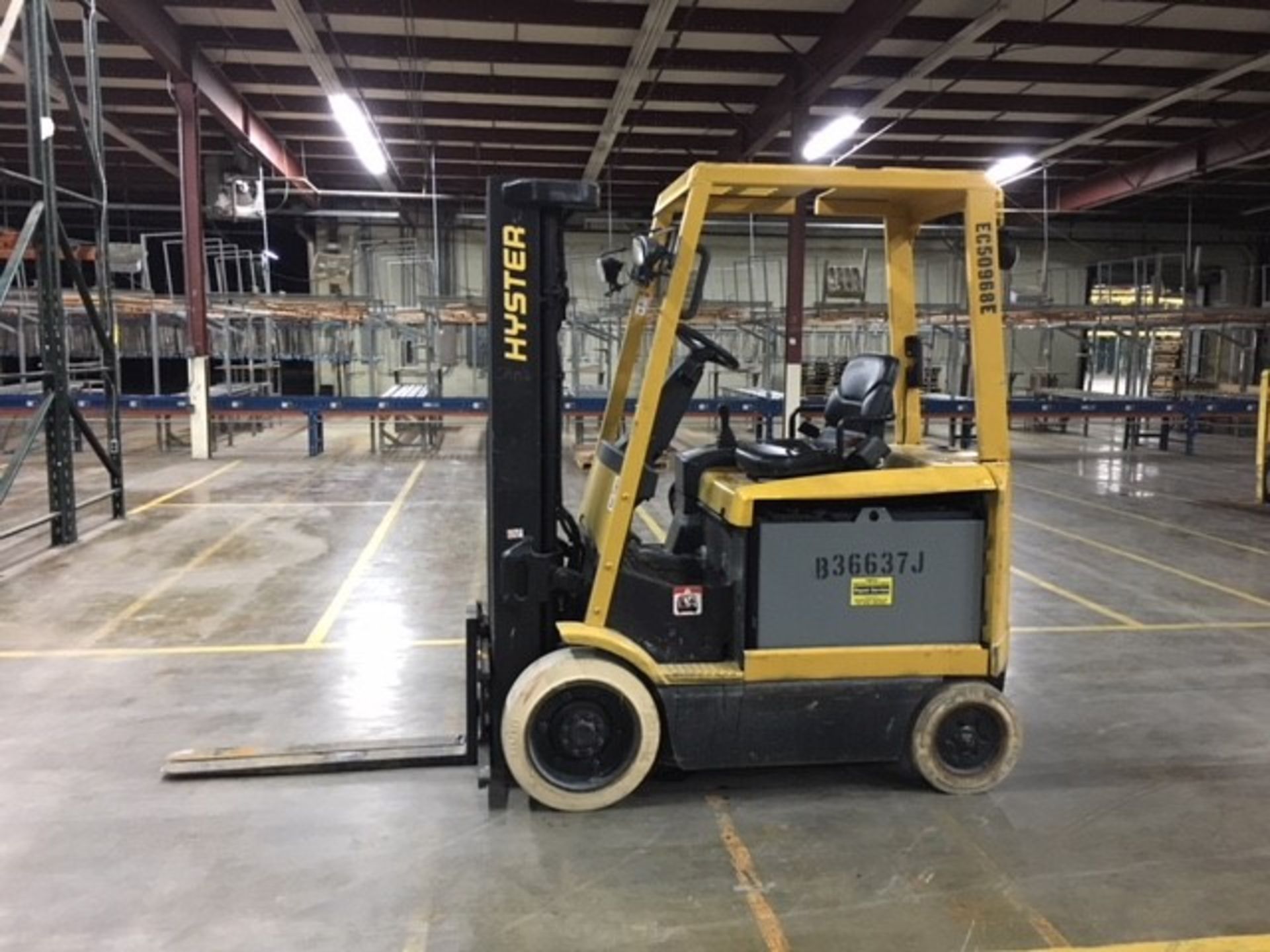 2007 HYSTER 5,000-LB. CAPACITY ELECTRIC FORKLIFT, MODEL: E50Z, S/N: G108N06968E, 48V, 5,504 HOURS - Image 3 of 7