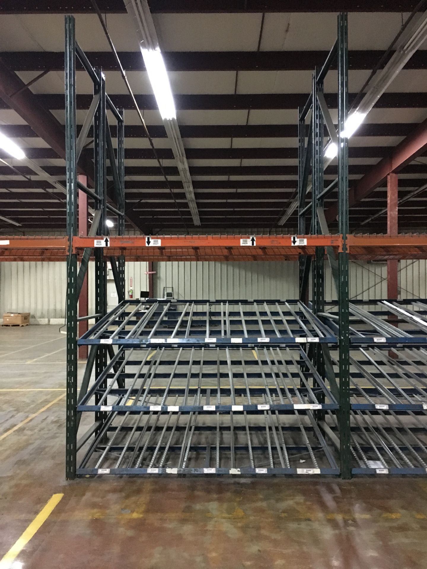 (17) SECTIONS OF PALLET RACKING CONSISTING OF; (36) 14' X 44'' UPRIGHTS, (48) TOTAL FLOW RACK SHELVE - Image 3 of 14