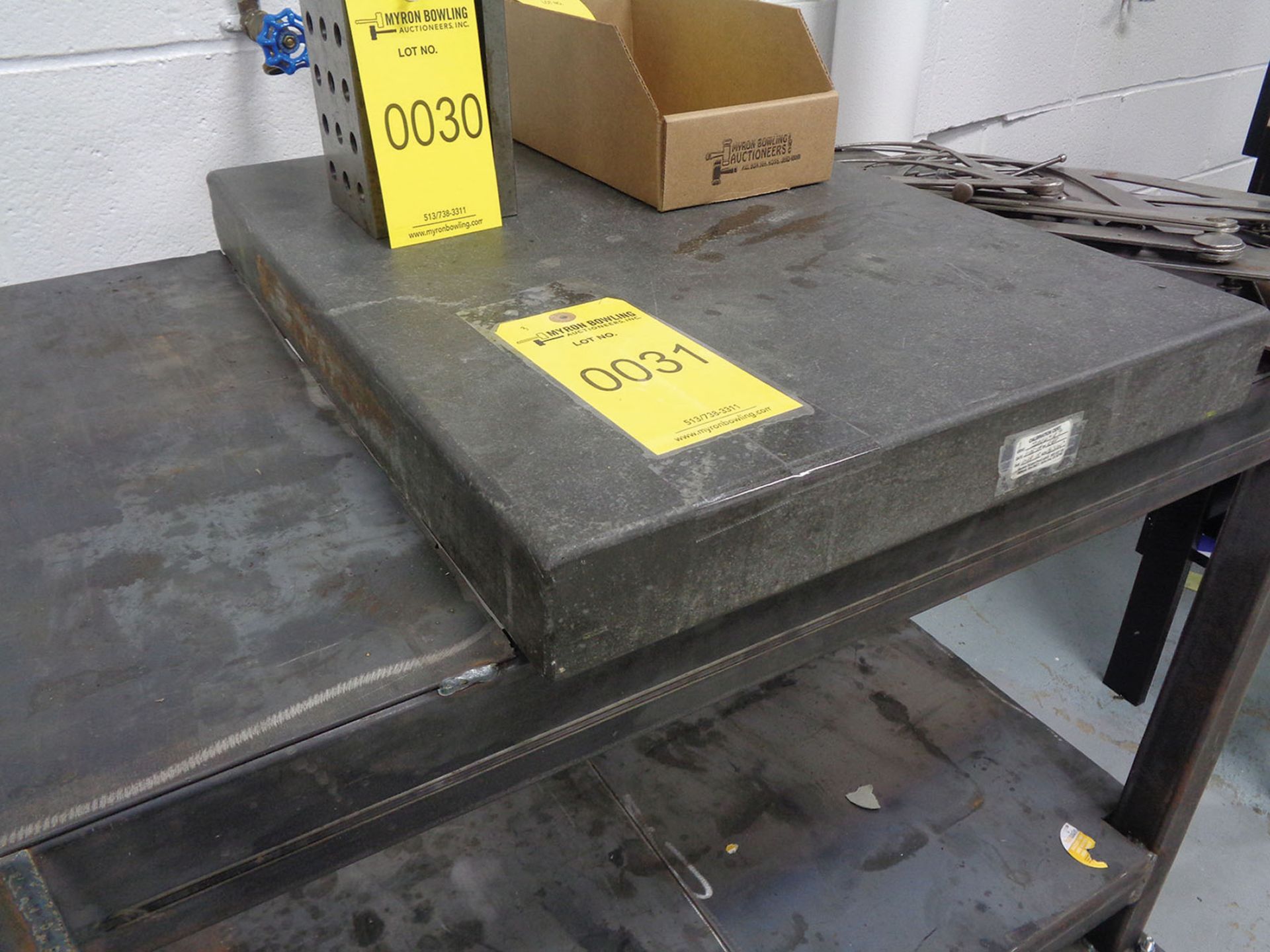 18''W X 24''L X 2 1/2''T GRANITE SURFACE PLATE WITH CART