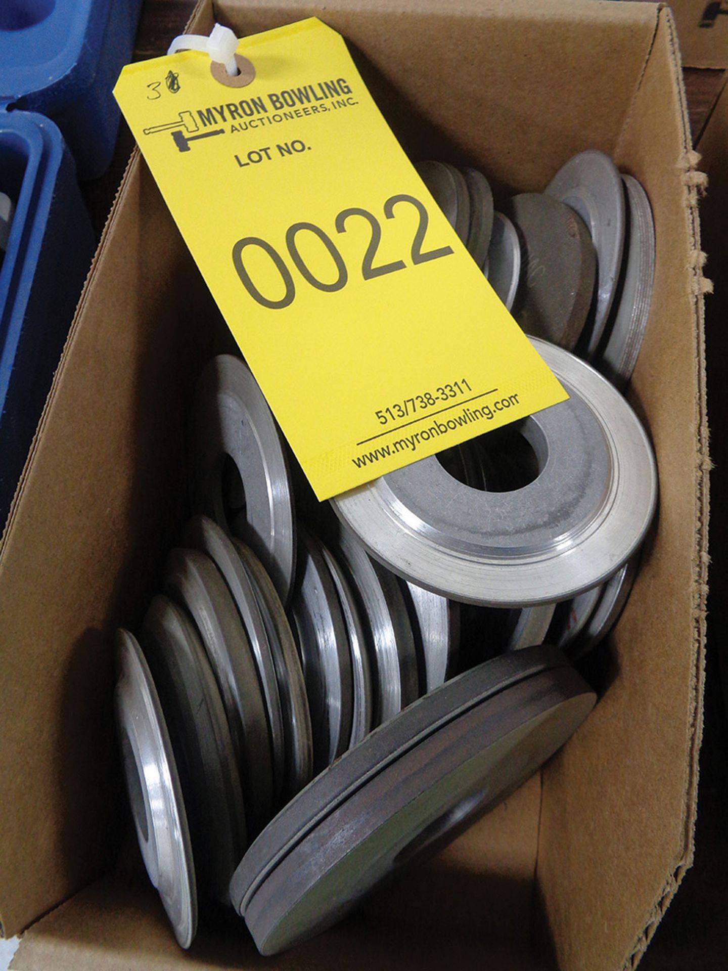 LOT OF DIAMOND GRINDING WHEELS