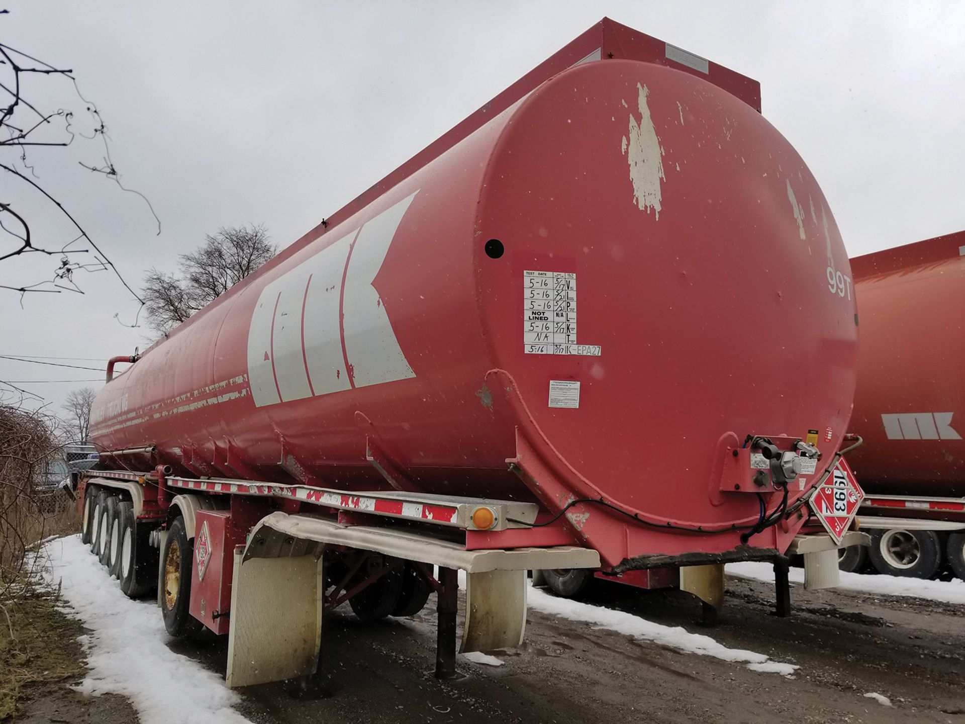 2000 FRUEHAUF 6-AXLE TANKER TRAILER, 13,400 GALLON CAPACITY, 5 COMPARTMENT, DOT 406, VIN - Image 2 of 8