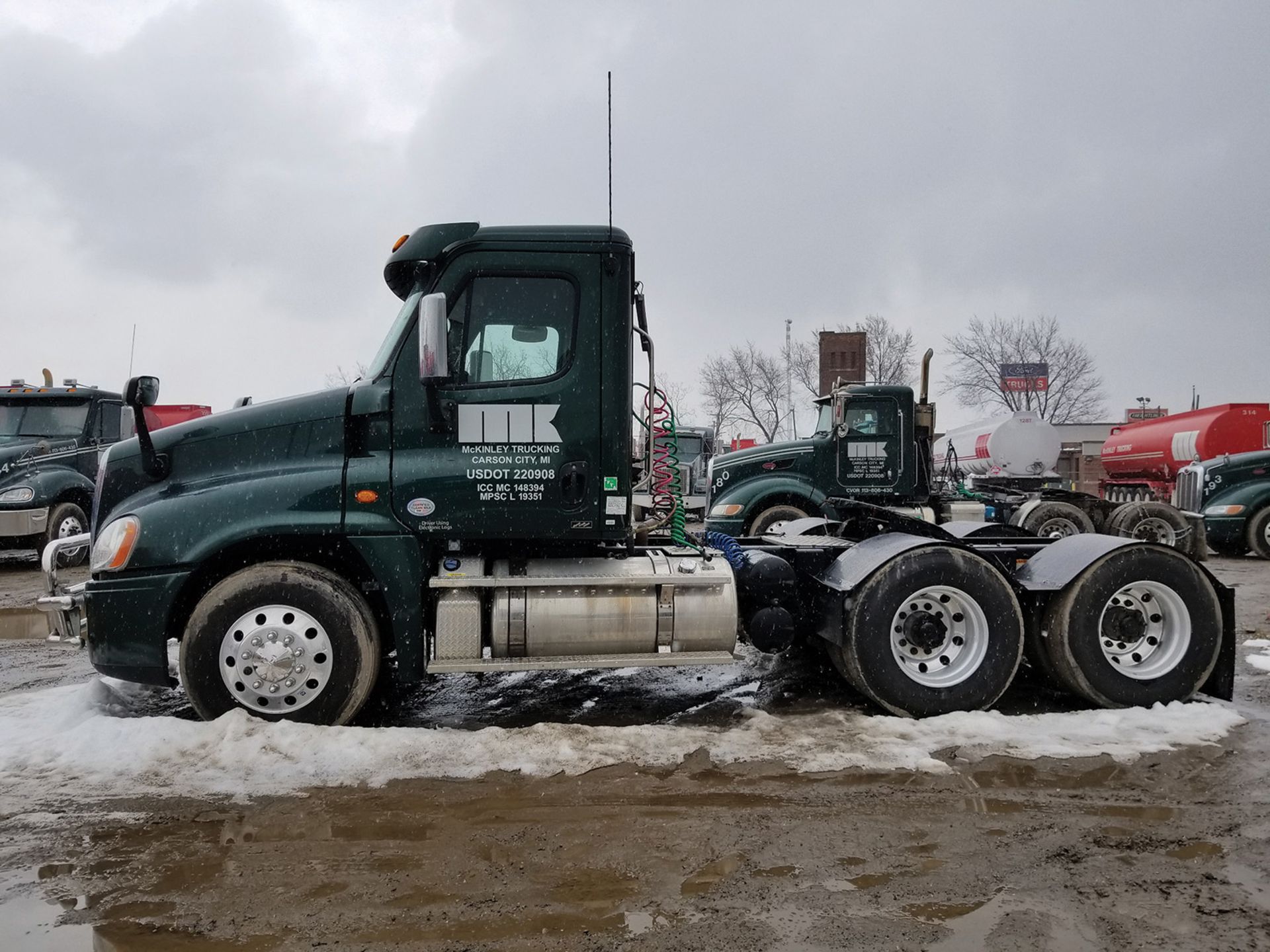 2015 FREIGHTLINER CASCADIA T/A TRUCK TRACTOR, DAY CAB, VIN 3AKJGED5XFSGM1604, 226,053 MILES, EATON - Image 2 of 6