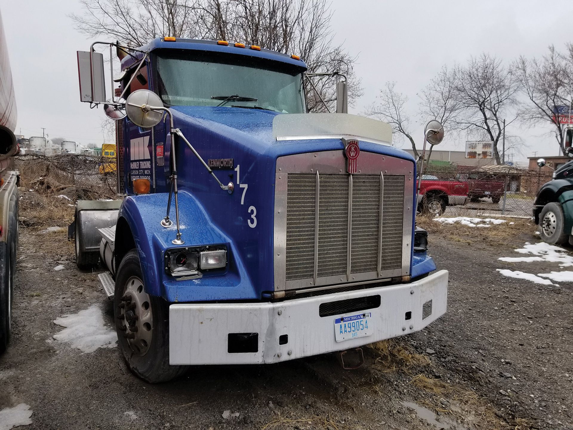 2006 KENWORTH T800 T/A TRUCK TRACTOR, DAY CAB, VIN 1XKDD49X36J126857, 205,613 MILES, EATON FULLER - Image 3 of 6