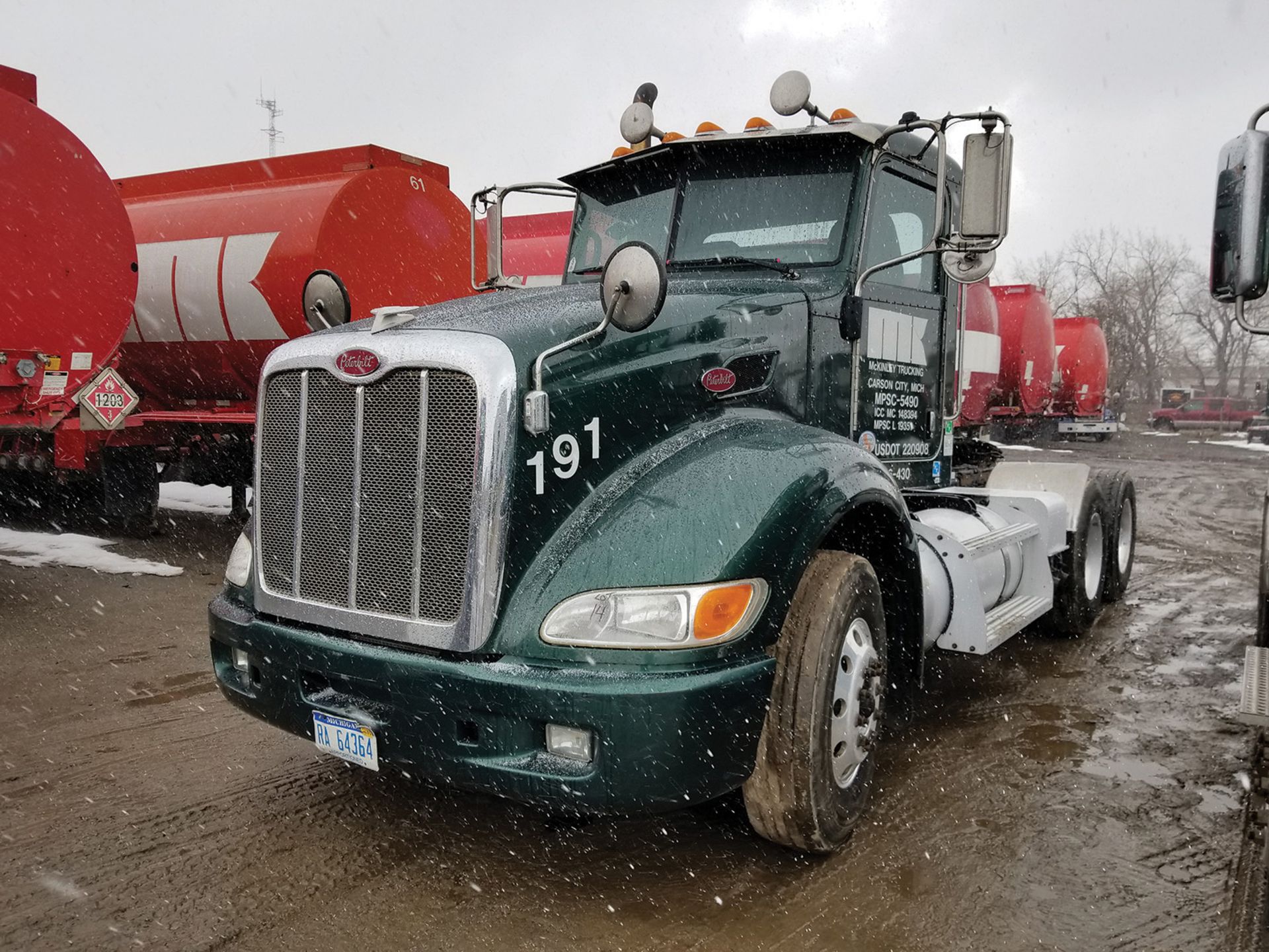 2011 PETERBILT 386 T/A TRUCK TRACTOR, DAY CAB, VIN 1XPHD49X7BD126218, 429,800 MILES, EATON 13-