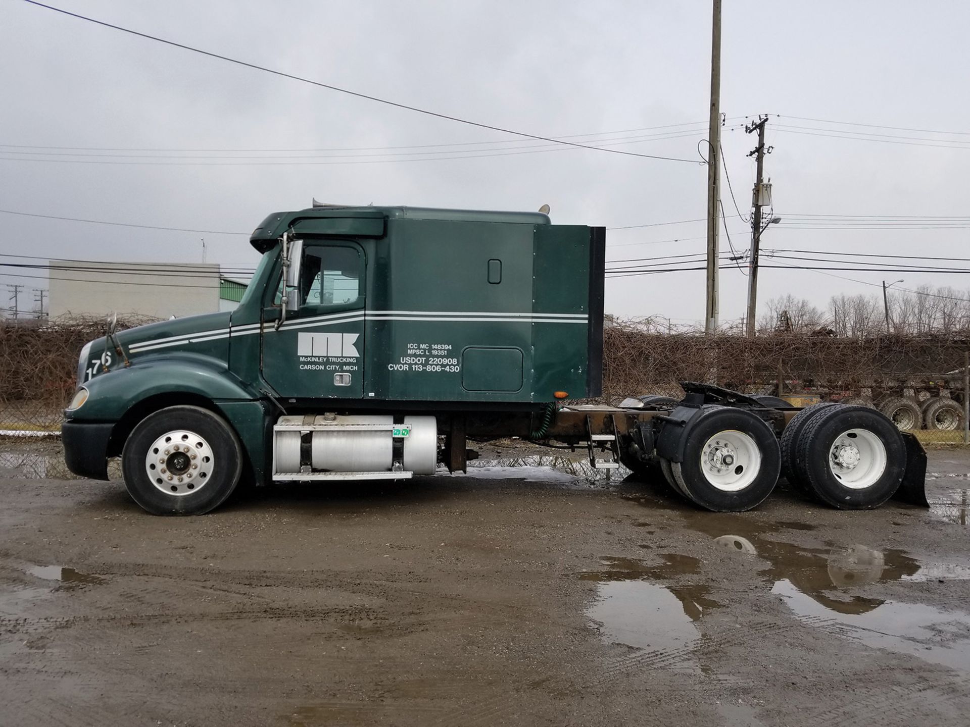 2003 FREIGHTLINER COLUMBIA CL120 T/A TRUCK TRACTOR, DOUBLE SLEEPER CAB, VIN 1FUJA6CG33LK27949, 1, - Image 2 of 11