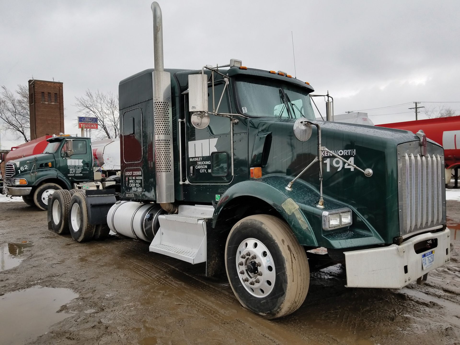 2012 KENWORTH T800 T/A TRUCK TRACTOR, SLEEPER CAB, VIN 1XKDD49X1CJ332092, 388,951 MILES, 12,282 - Image 2 of 10