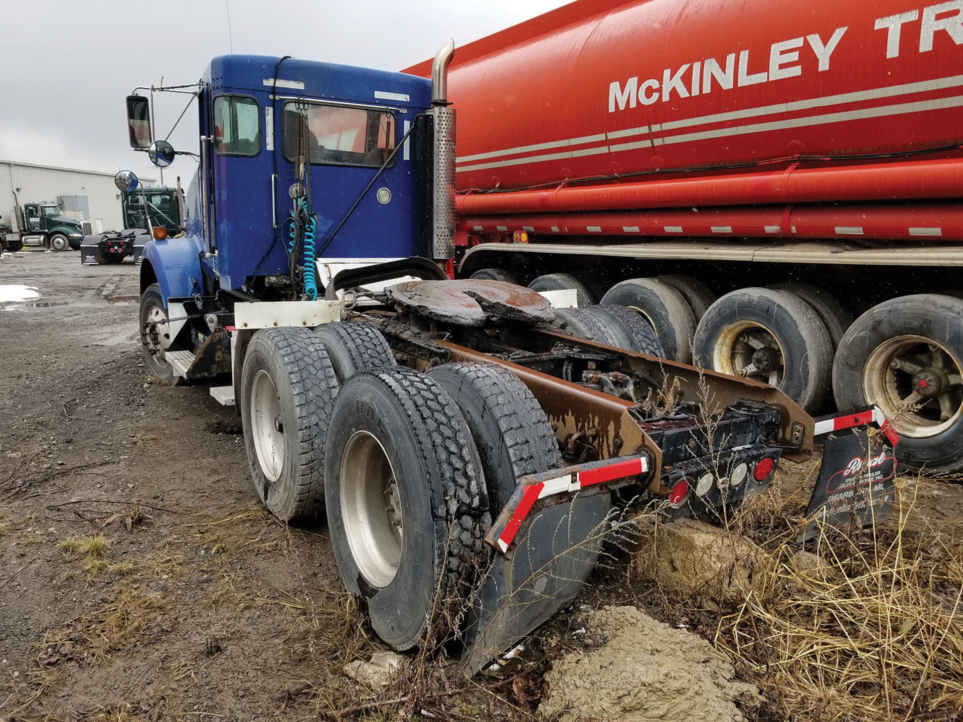 2006 KENWORTH T800 T/A TRUCK TRACTOR, DAY CAB, VIN 1XKDD49X36J126857, 205,613 MILES, EATON FULLER - Image 4 of 6