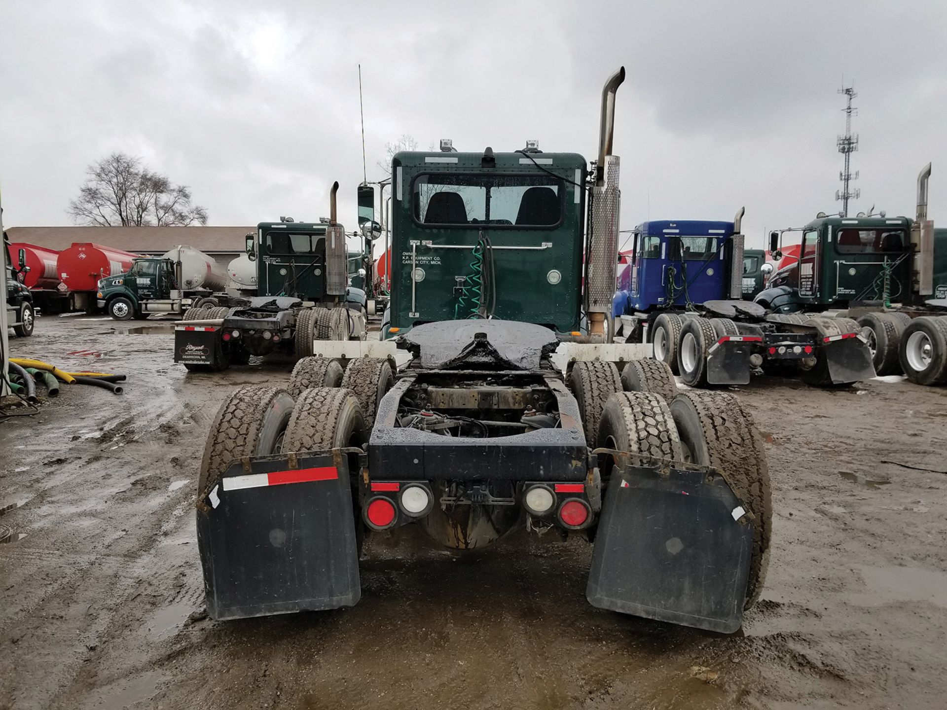 2012 PETERBILT 386 T/A TRUCK TRACTOR, DAY CAB, VIN 1XPHD49X2CD169169, 445,665 MILES, EATON 13- - Image 5 of 7