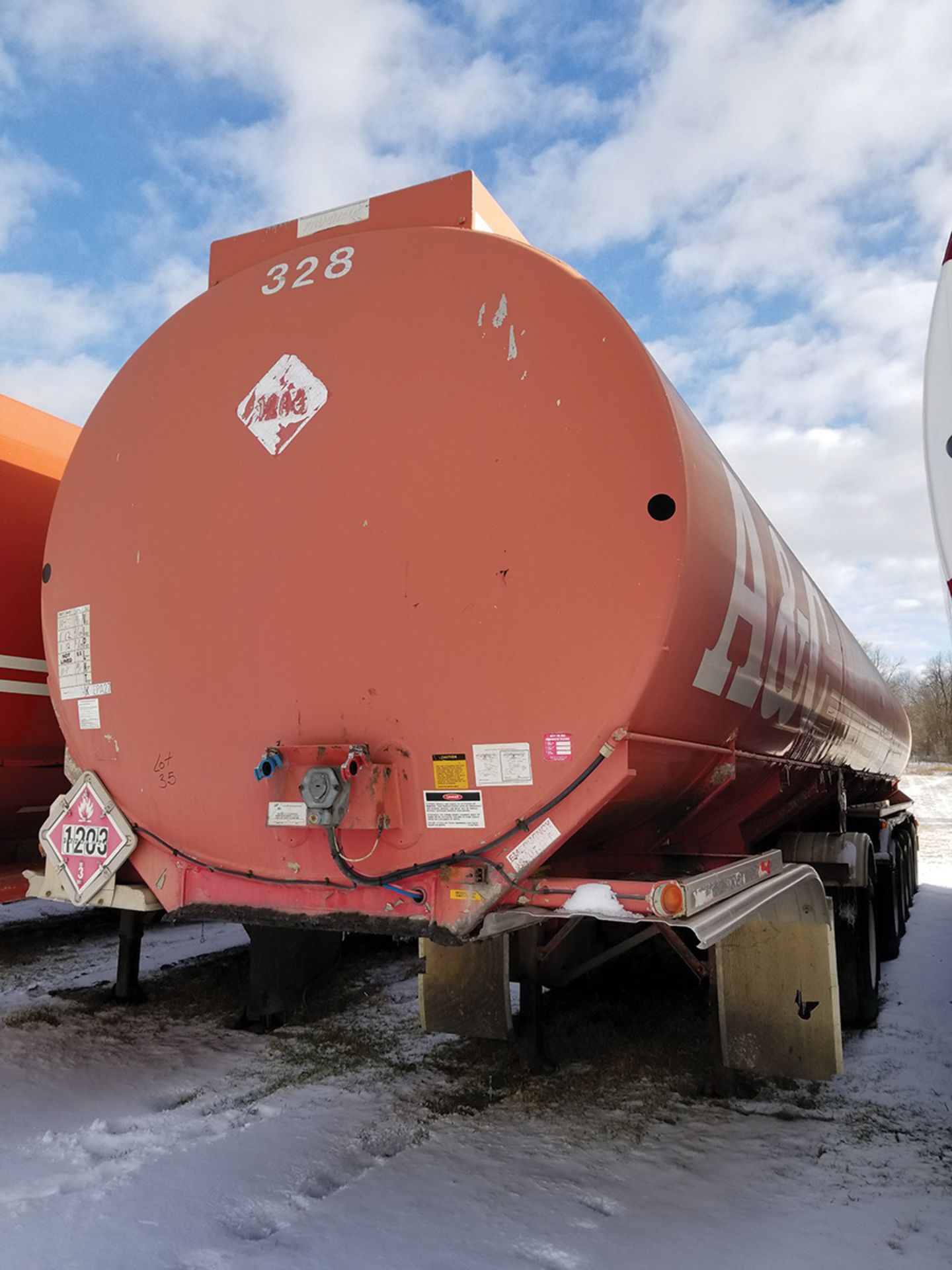 1997 FRUEHAUF 6-AXLE TANKER TRAILER, 13,400 GALLON CAPACITY, 5 COMPARTMENT, DOT 406, VIN