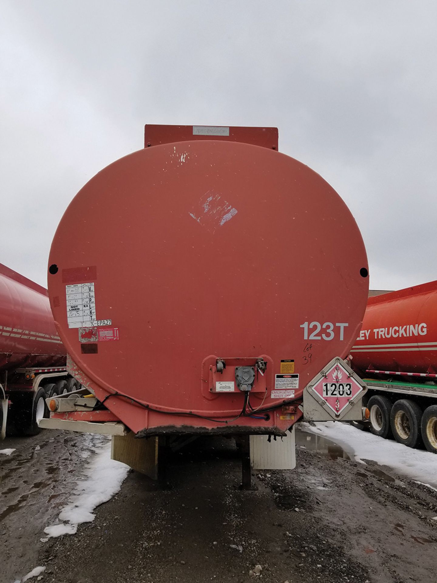 1997 FRUEHAUF 6-AXLE TANKER TRAILER, 13,400 GALLON CAPACITY, 5 COMPARTMENT, DOT 306, VIN - Image 3 of 9