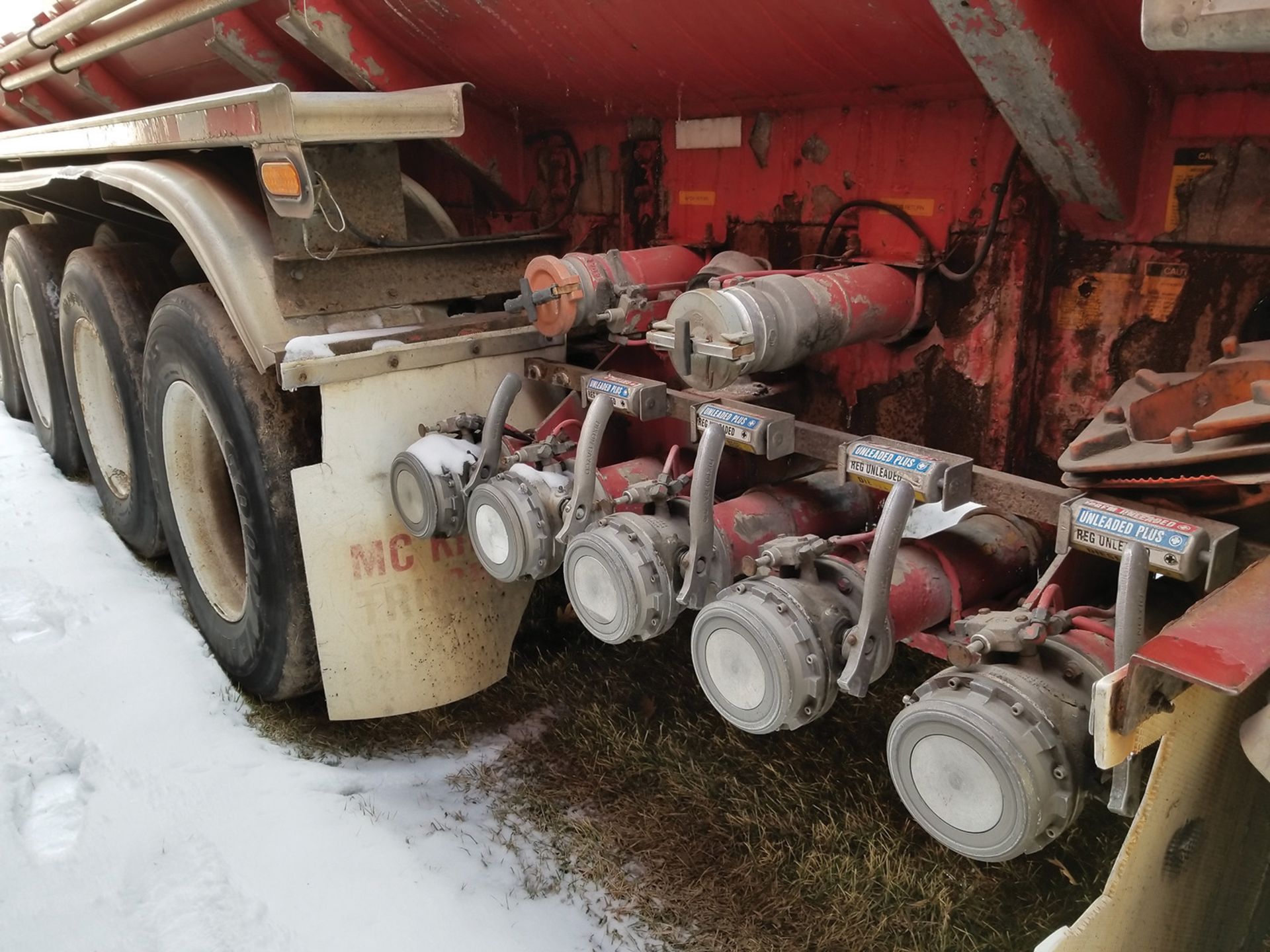 1997 FRUEHAUF 6-AXLE TANKER TRAILER, 13,400 GALLON CAPACITY, 5 COMPARTMENT, DOT 406, VIN - Image 4 of 9