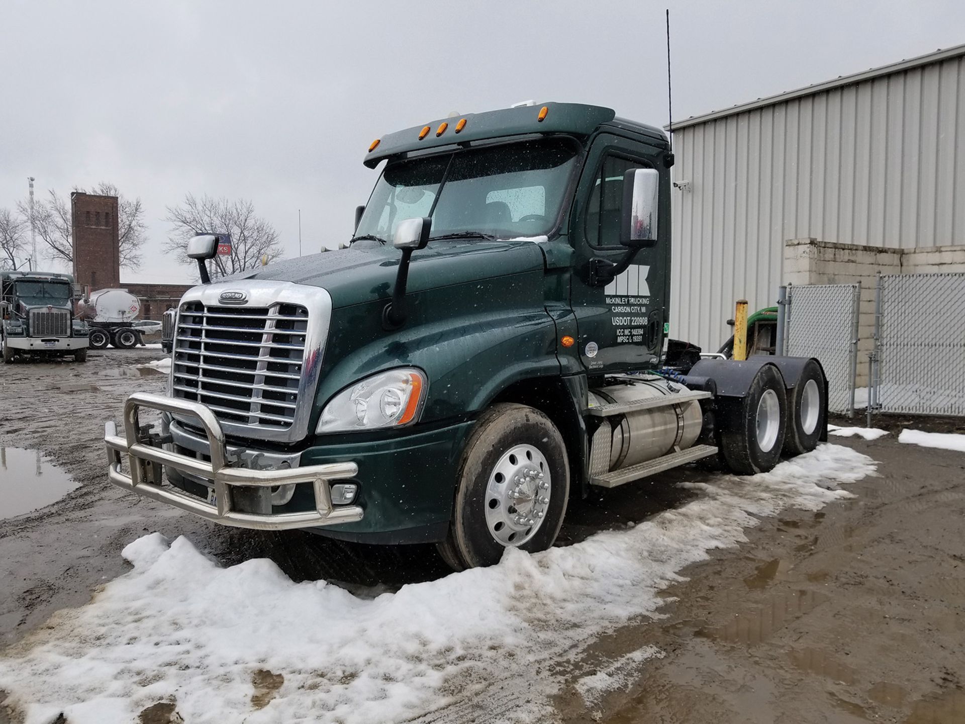 2015 FREIGHTLINER CASCADIA T/A TRUCK TRACTOR, DAY CAB, VIN 3AKJGED5XFSGM1604, 226,053 MILES, EATON