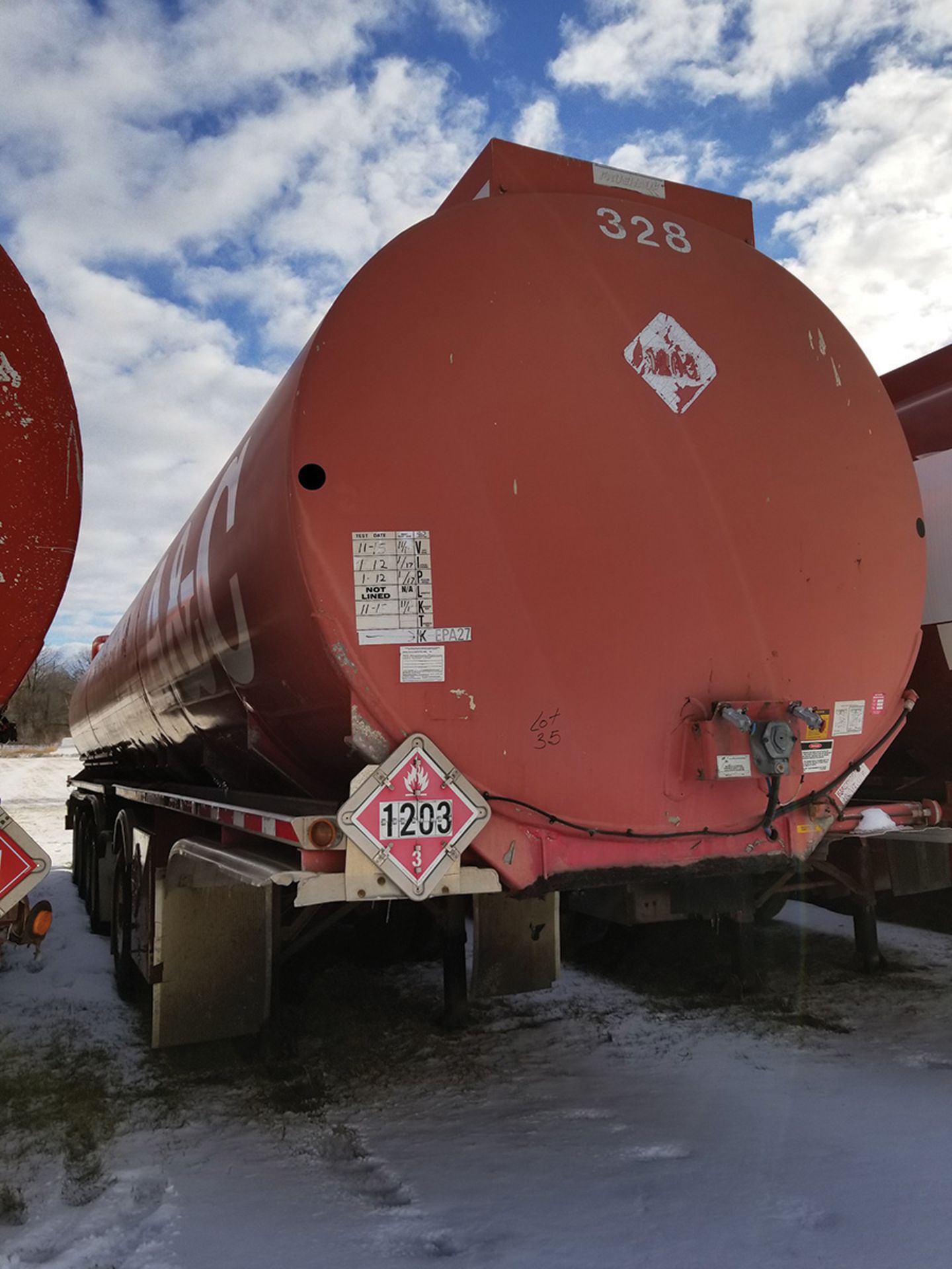 1997 FRUEHAUF 6-AXLE TANKER TRAILER, 13,400 GALLON CAPACITY, 5 COMPARTMENT, DOT 406, VIN - Image 2 of 9