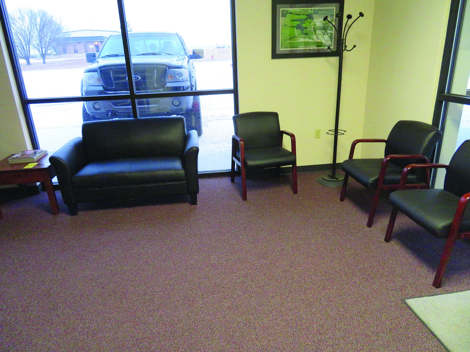 LOT: CONTENTS OF RECEPTION AREA INCLUDING RECEPTION STATION, FILE CABINET, LOVE SEAT, (4) CHAIRS - Image 2 of 2