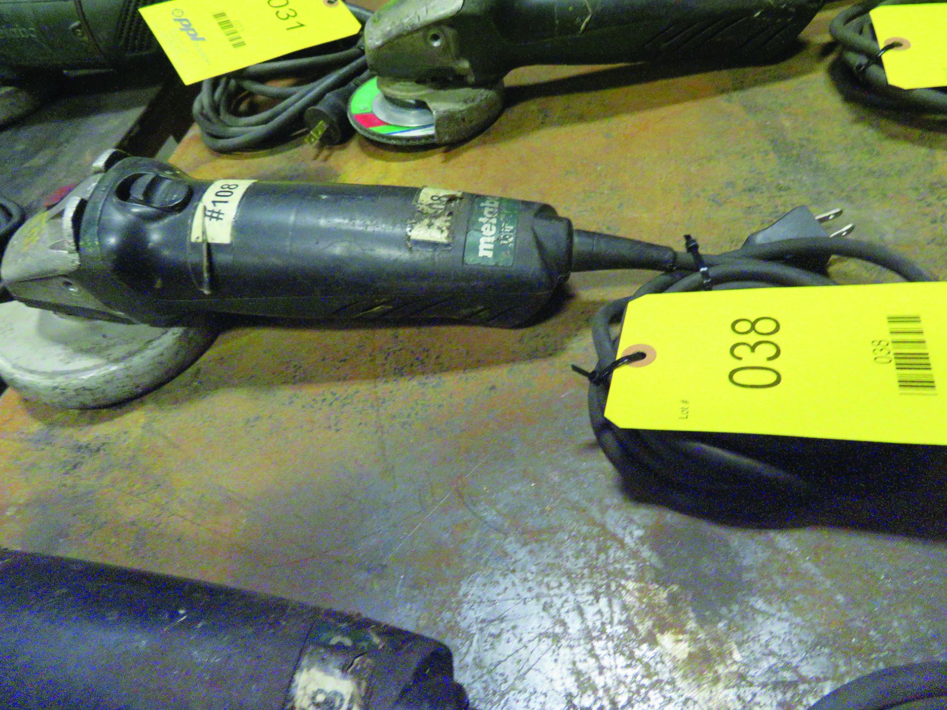 METABO 4-1/2 IN. RIGHT ANGLE GRINDER