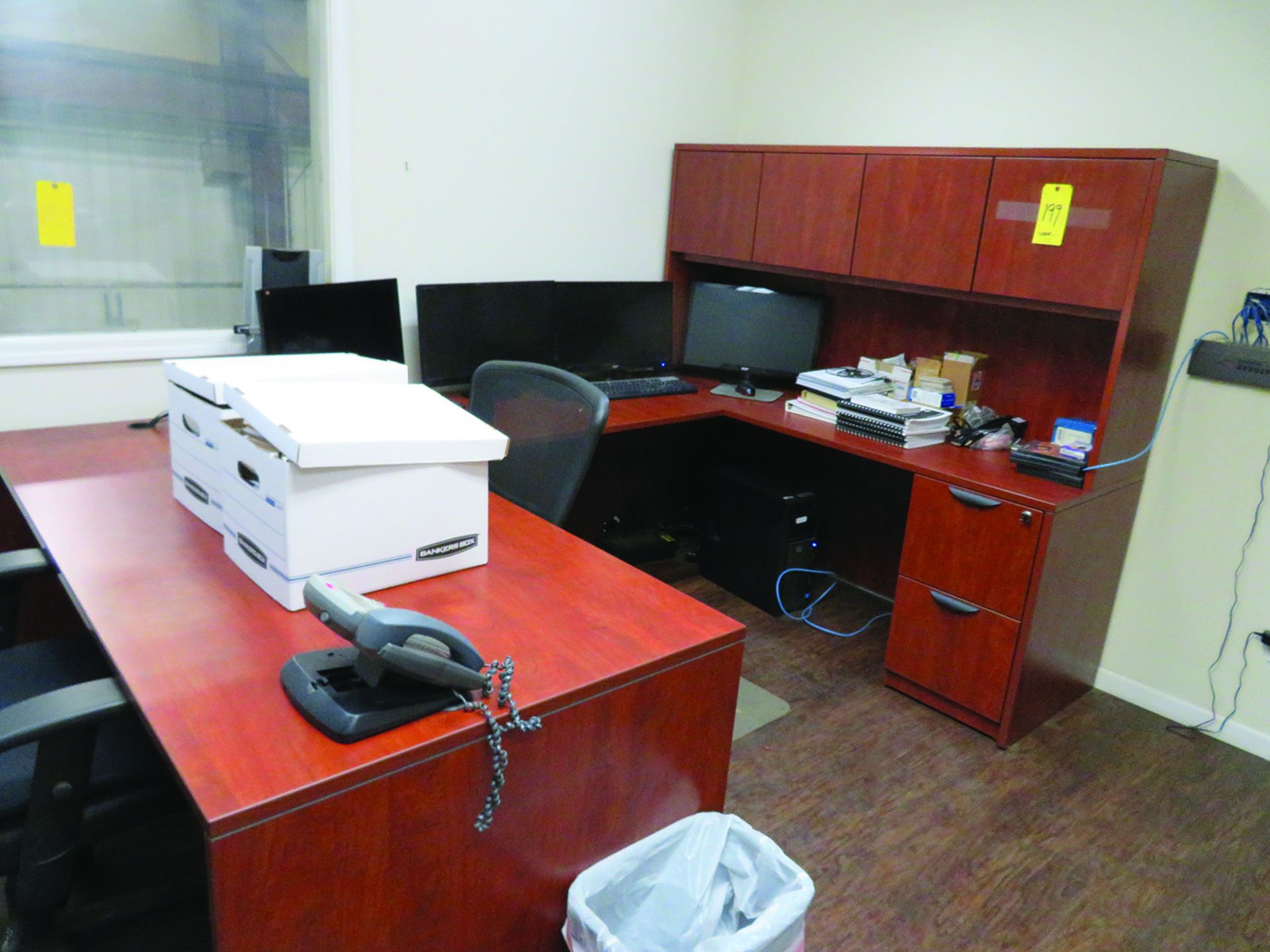 LOT: CONTENTS OF UPPER OFFICE INCLUDING U-SHAPED DESK & (3) CHAIRS (NOTHING ATTACHED TO WALLS - NO