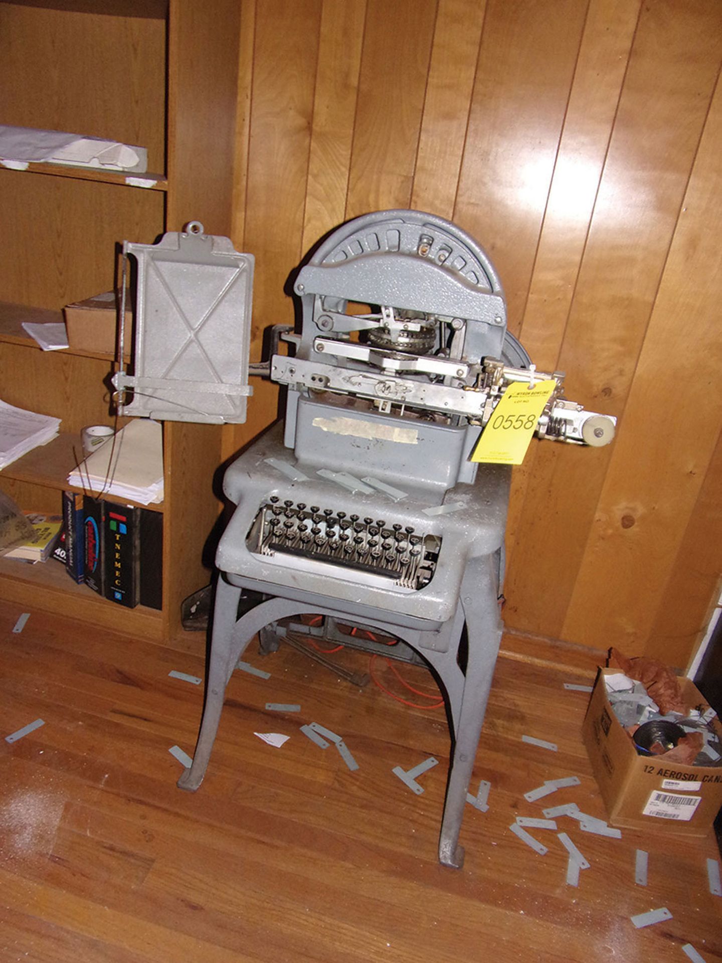 OLD METAL TYPING MACHINE