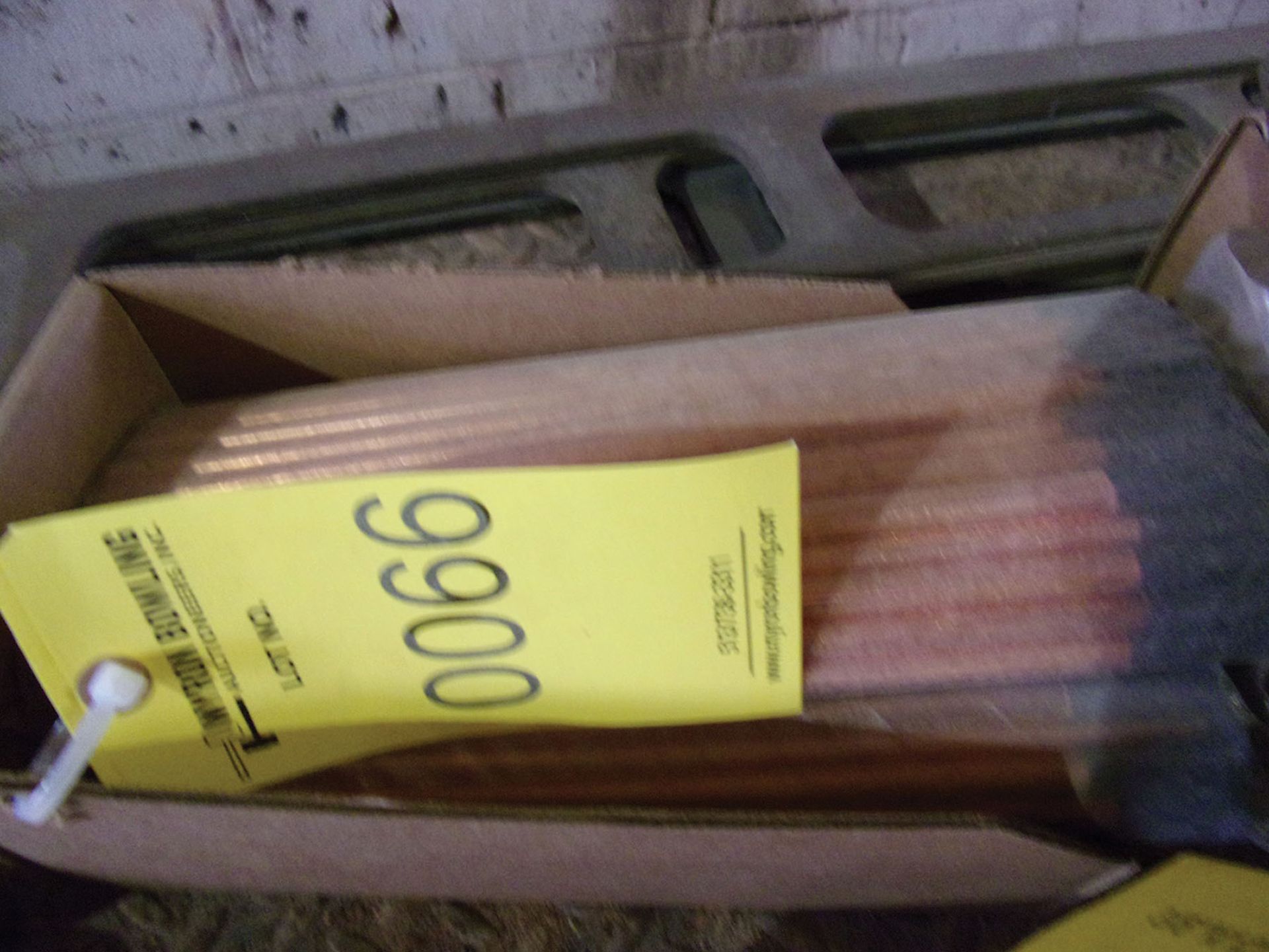 LOT OF GOUGING RODS