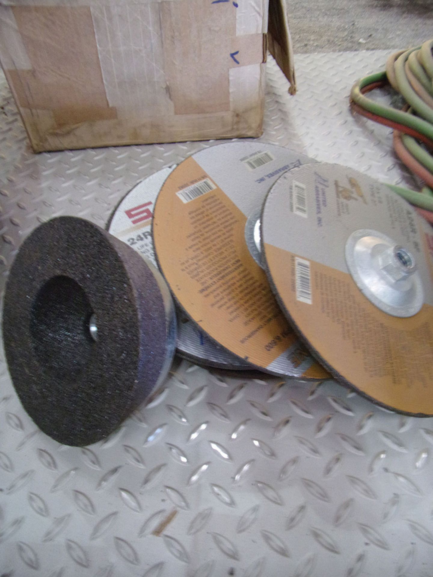 LOT OF SAIT 9'' GRINDING DISC