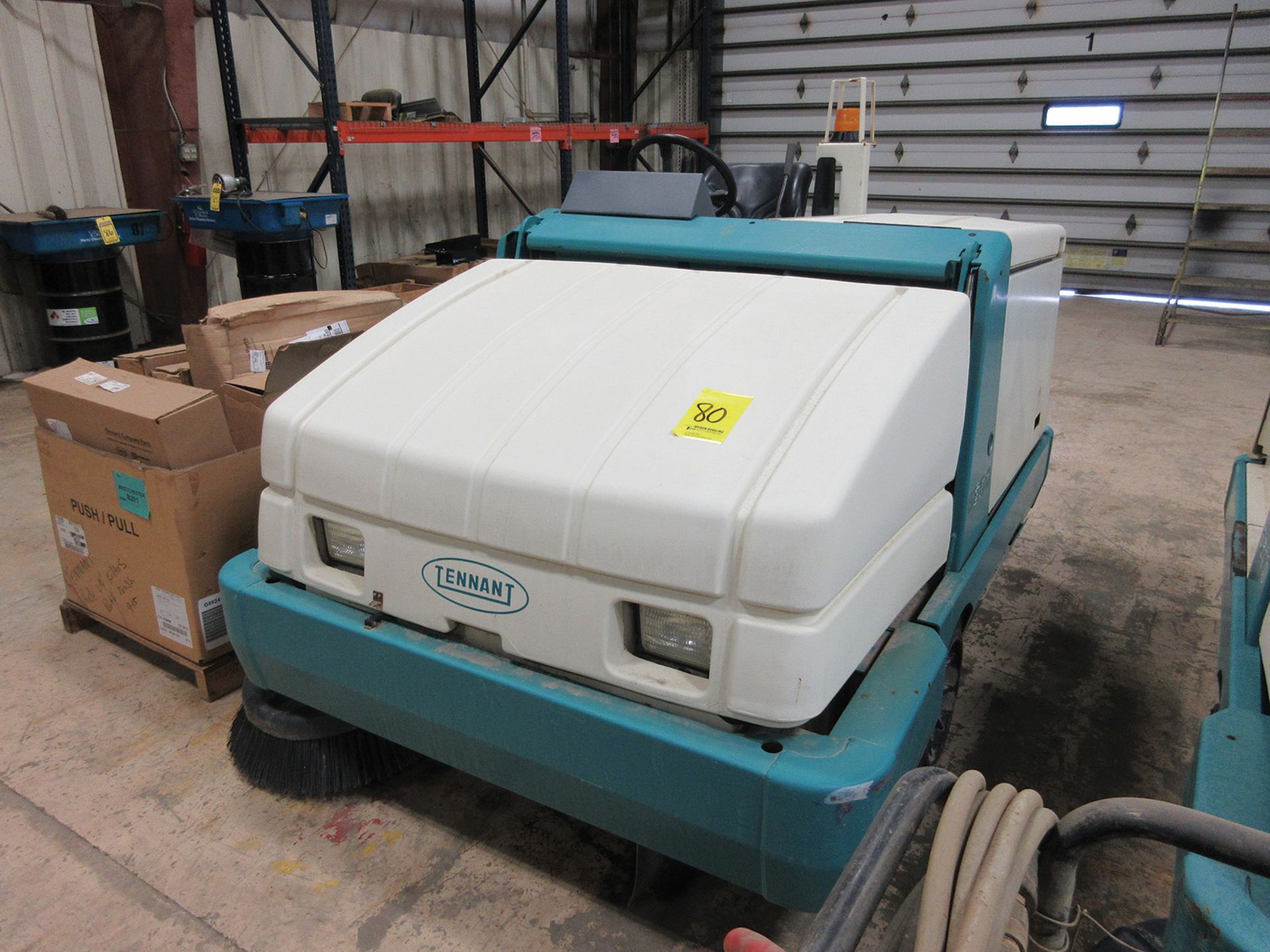 TENNANT 6600 FLOOR SCRUBBER; GASOLINE, S/N 6600-25906 (WON'T START)