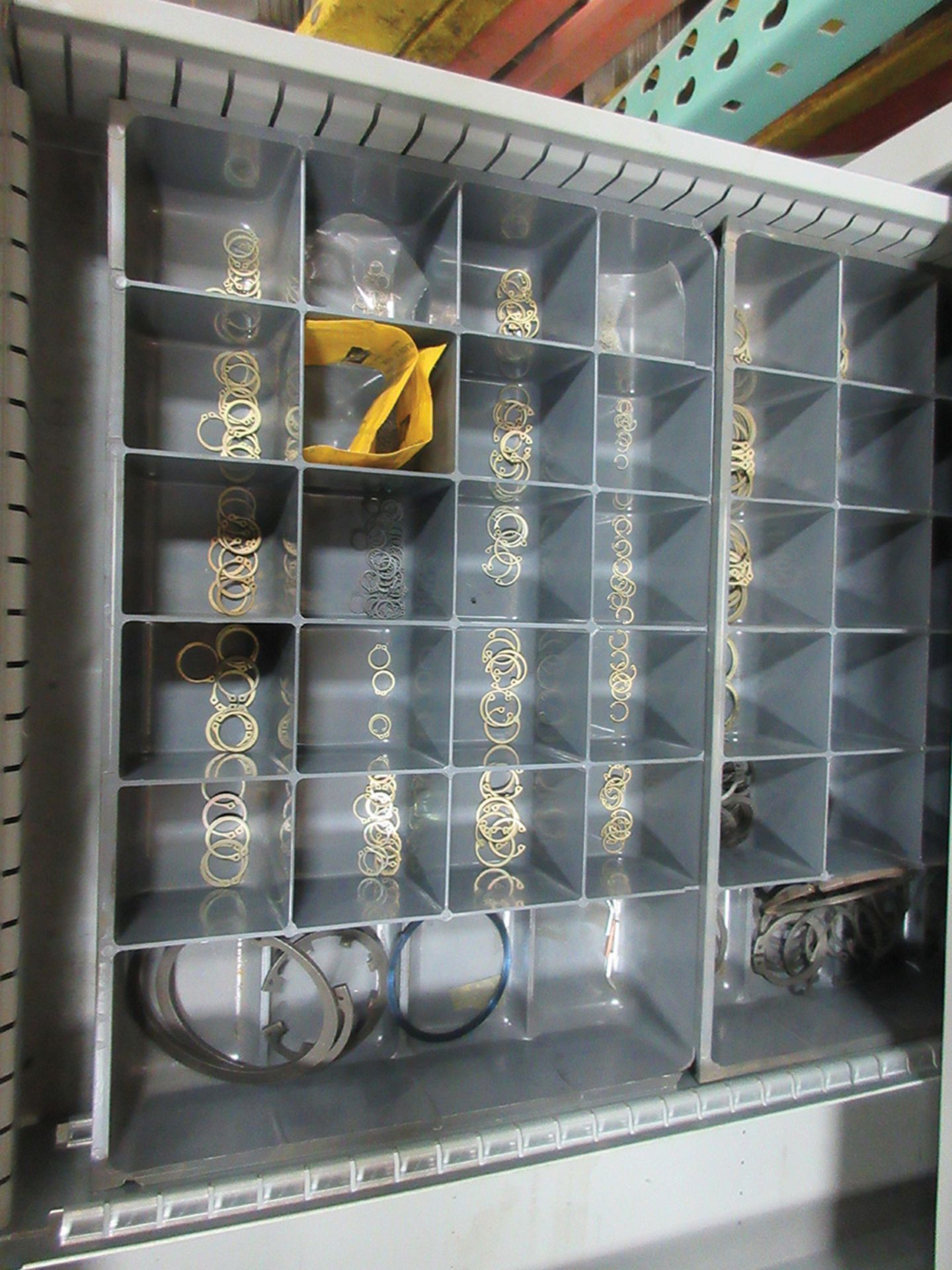 LYON 9-DRAWER CABINET WITH CONTENTS; TERMINALS, SNAP RINGS, CLEVIS PINS, WOODRUFF KEYS - Image 4 of 5