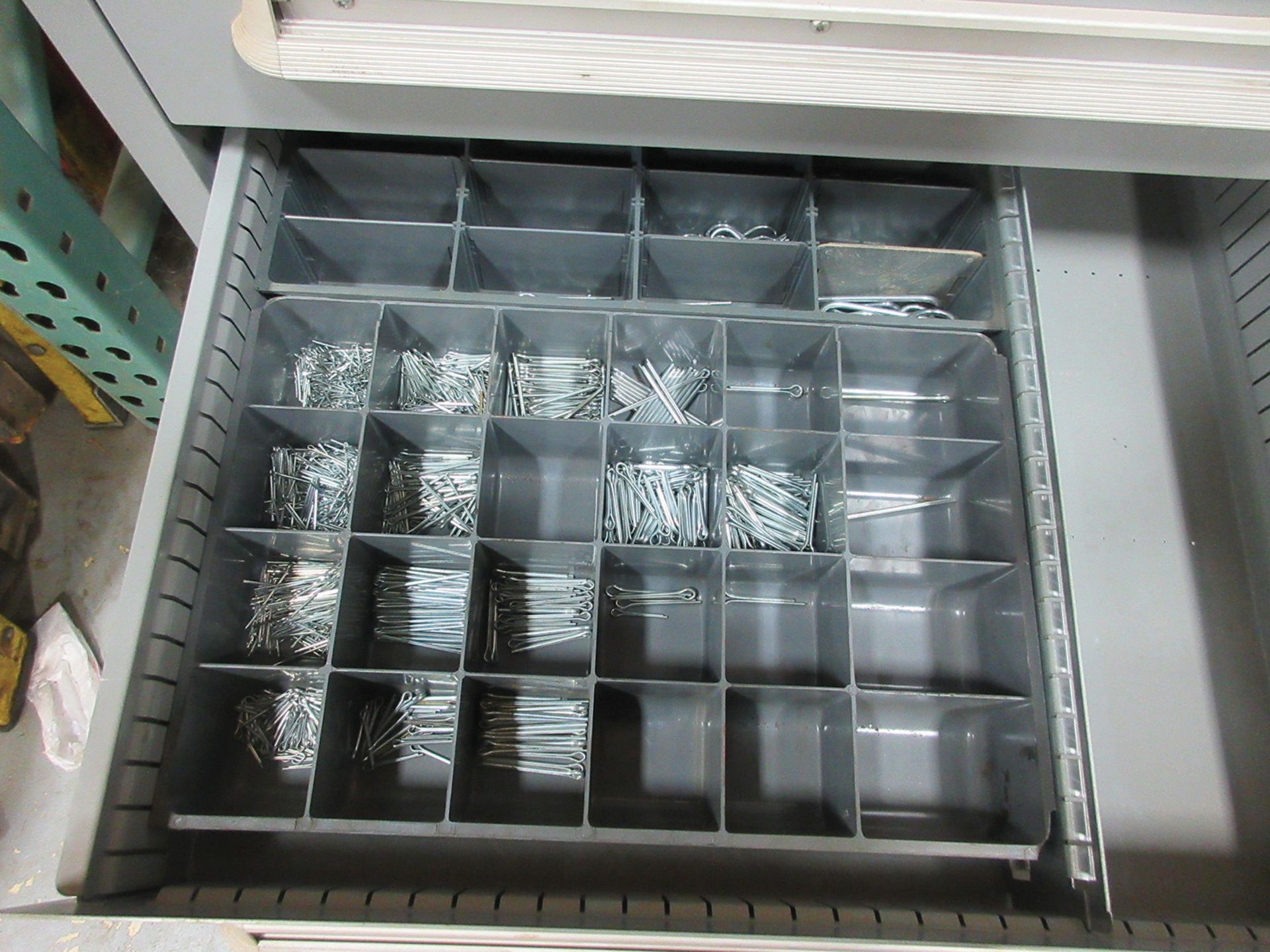 LYON 9-DRAWER CABINET WITH CONTENTS; TERMINALS, SNAP RINGS, CLEVIS PINS, WOODRUFF KEYS - Image 5 of 5