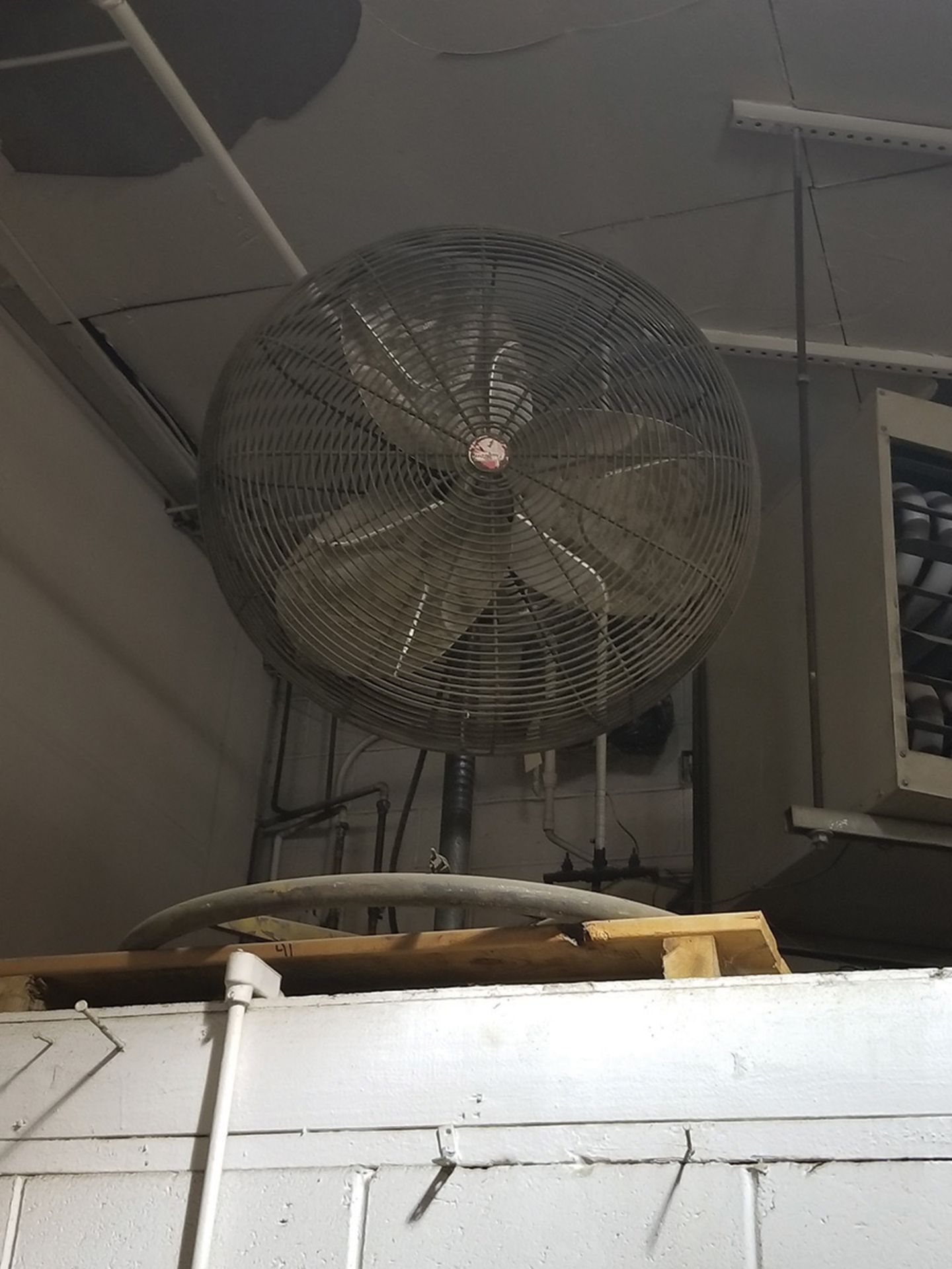 18'` DAYTON PEDESTAL FAN WITH WHEELS & SWIVEL HEAD AND 32'` PEDESTAL FAN ON SHELF ***LOCATED IN - Image 2 of 2