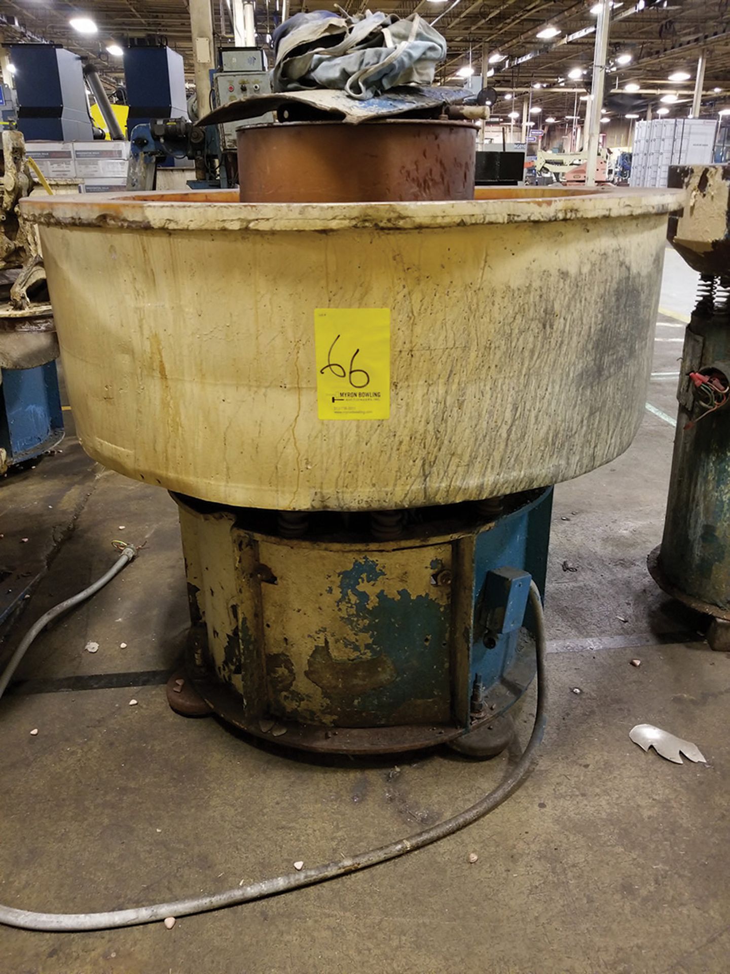 ROSLER VIBRATORY BOWL FINISHER; 5.75'' LIP, 38'' X 13.5'' ***$50.00 RIGGING FEE***