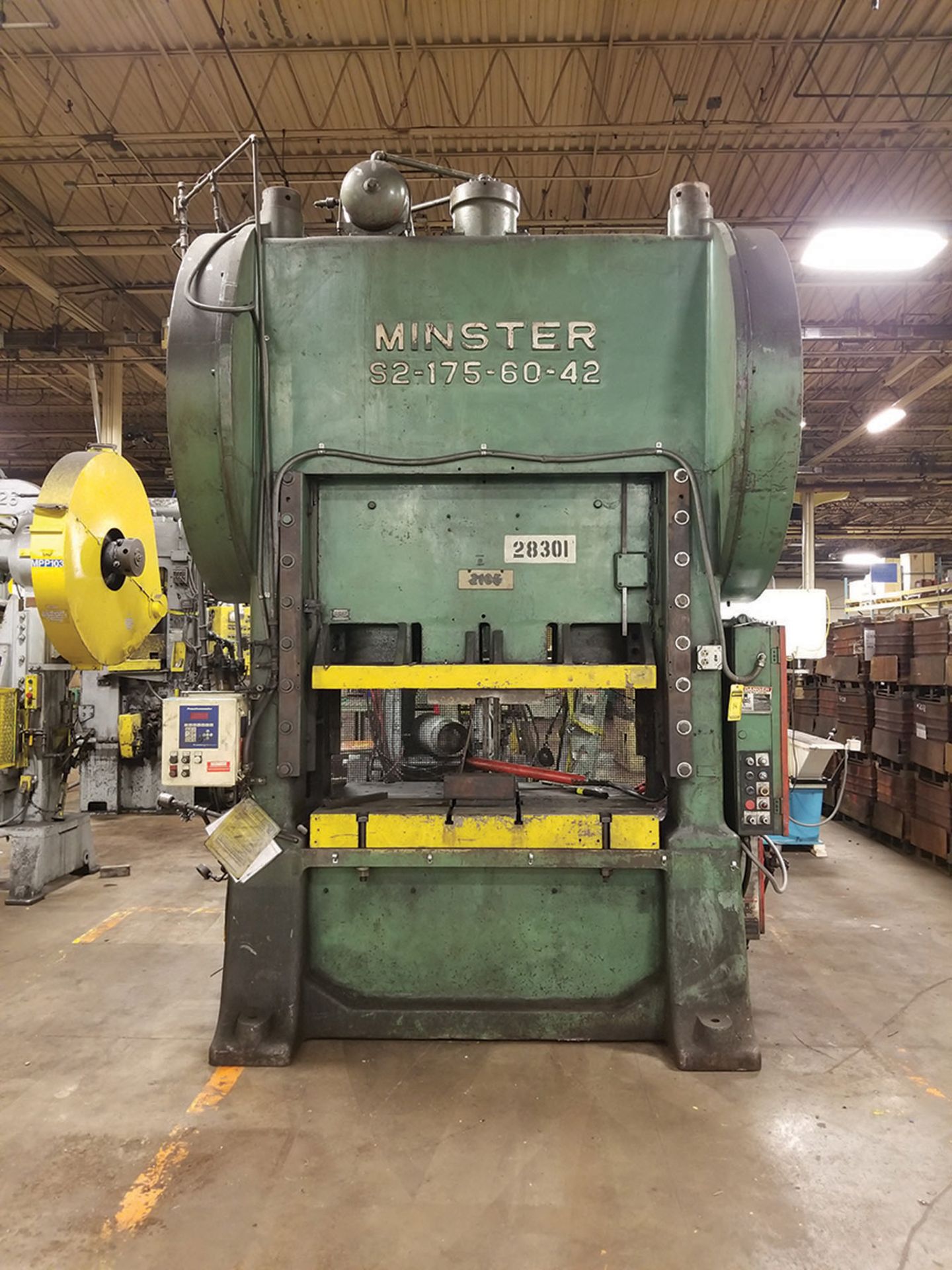 MINSTER 175-TON OBI PRESS, 42'' X 5' T-SLOTTED BOLSTER, 42'' X 5' RAM, 8'' SLIDE STROKE, 12'' - Image 2 of 4