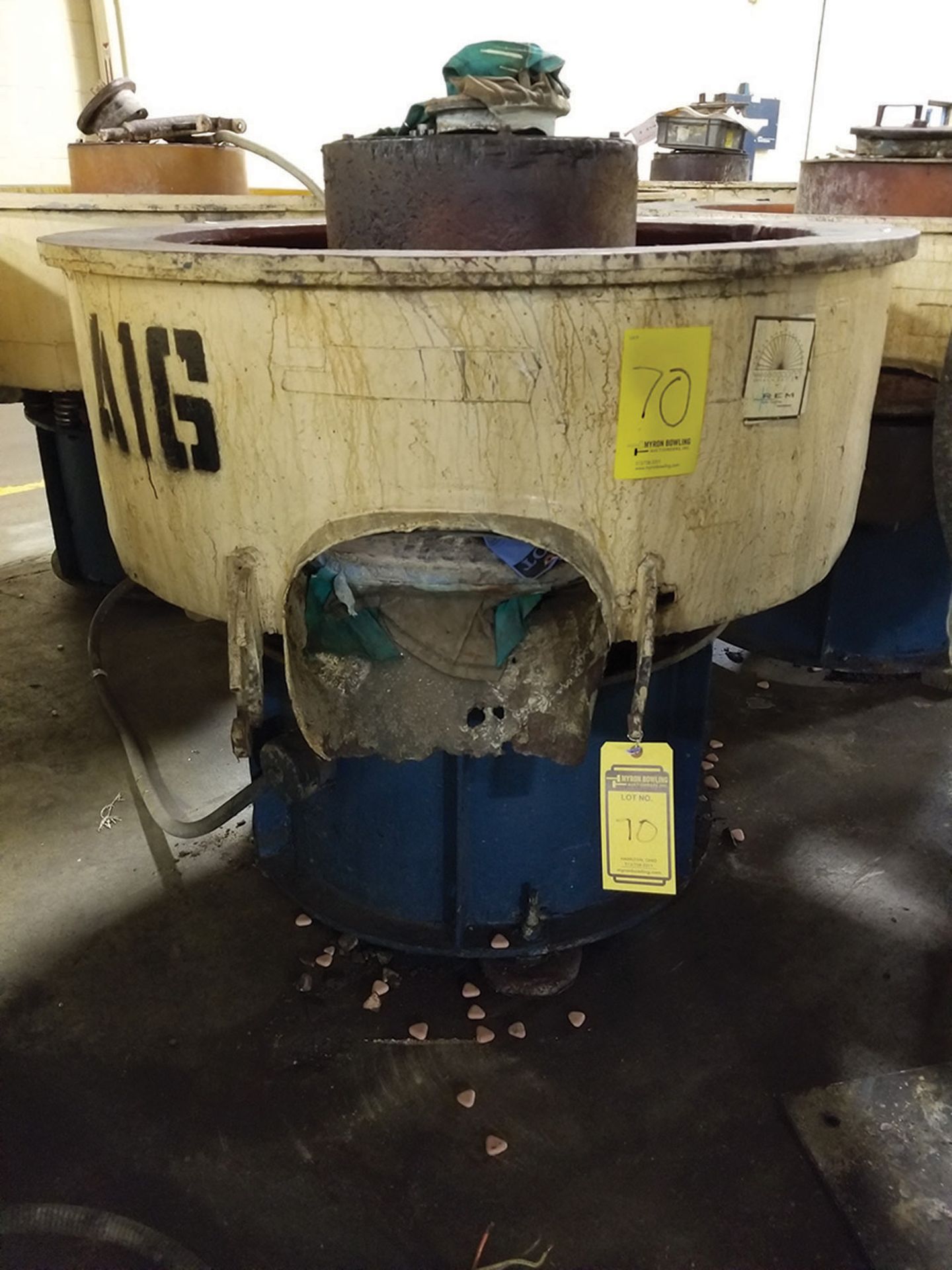 ROSLER VIBRATORY BOWL FINISHER; 5.75'' LIP, 38'' X 14'' LIPPED ***$50.00 RIGGING FEE***