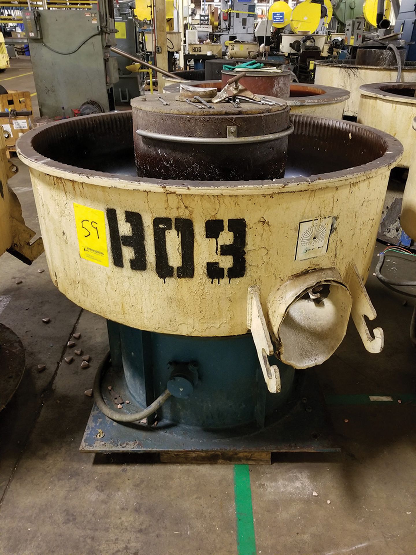 ROSLER VIBRATORY BOWL FINISHER; 46'' DIA. X 13.5'', 1.75'' LIP ***$50.00 RIGGING FEE***