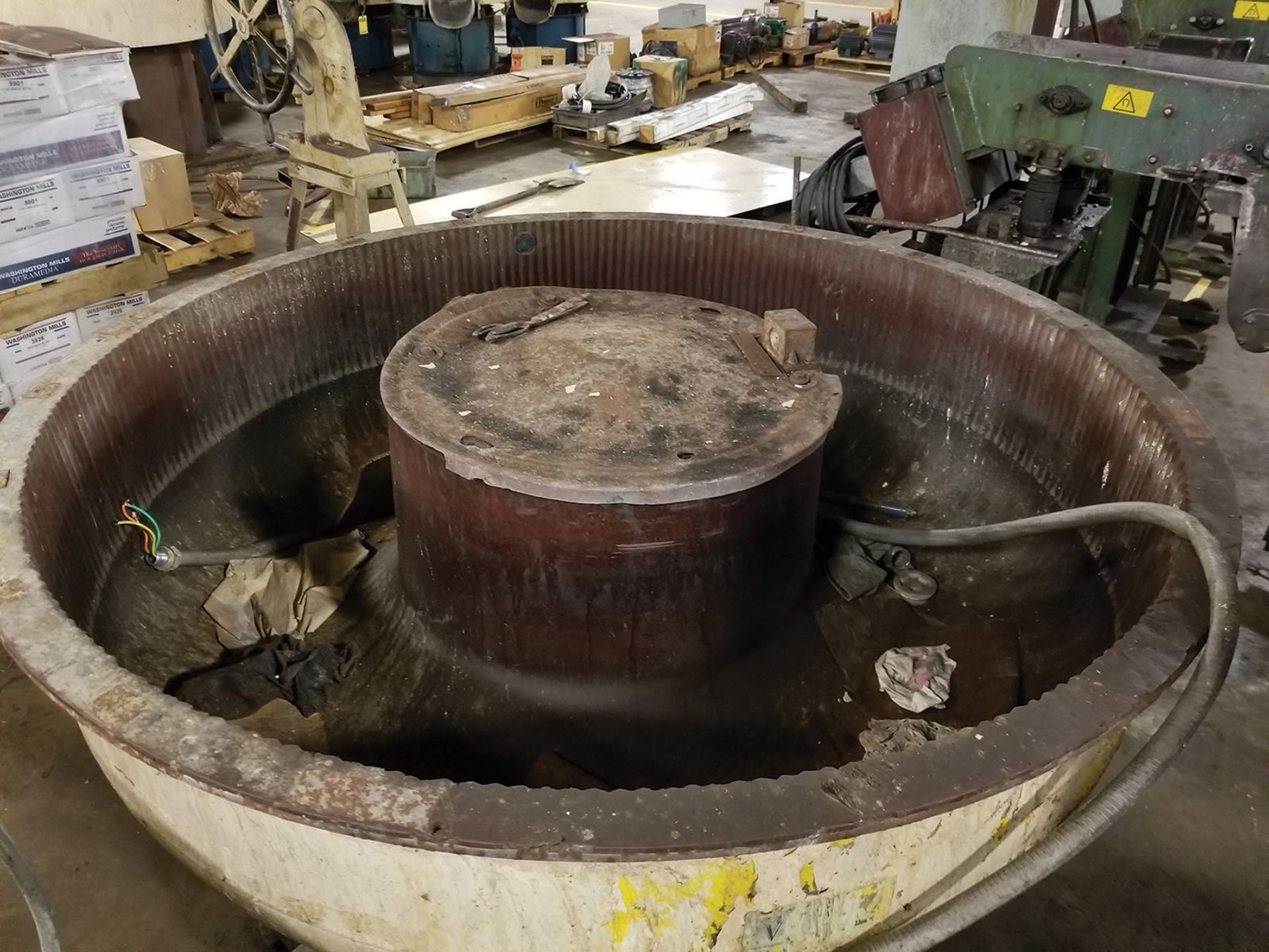 ROSLER VIBRATORY BOWL FINISHER; 61 1/2'' DIA. X 18'' DEEP ***$50.00 RIGGING FEE*** - Image 3 of 3