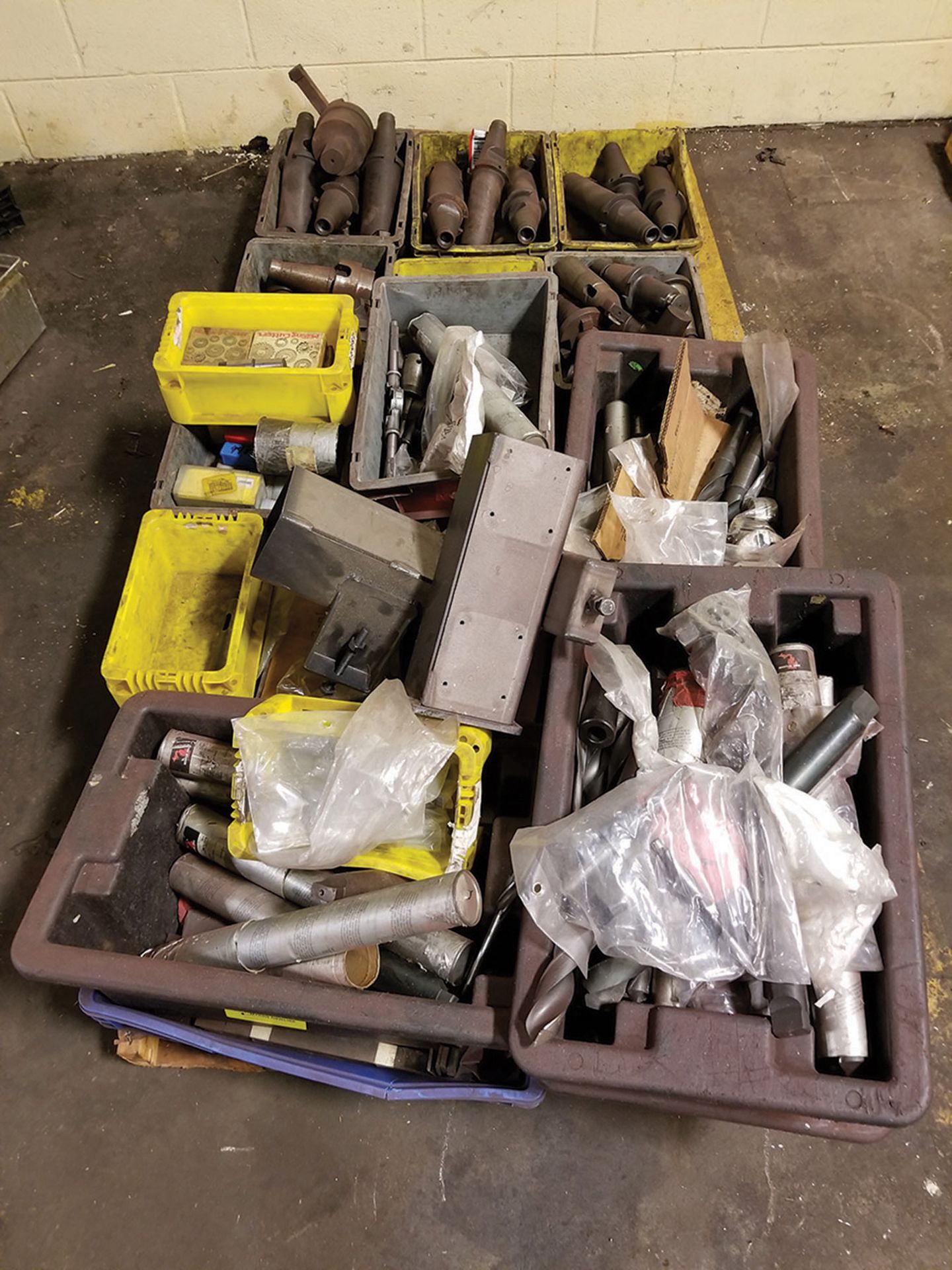 (5) PALLETS OF ASSORTED CAT-40 TOOLING, HOLD DOWNS, MISC. - Image 2 of 5