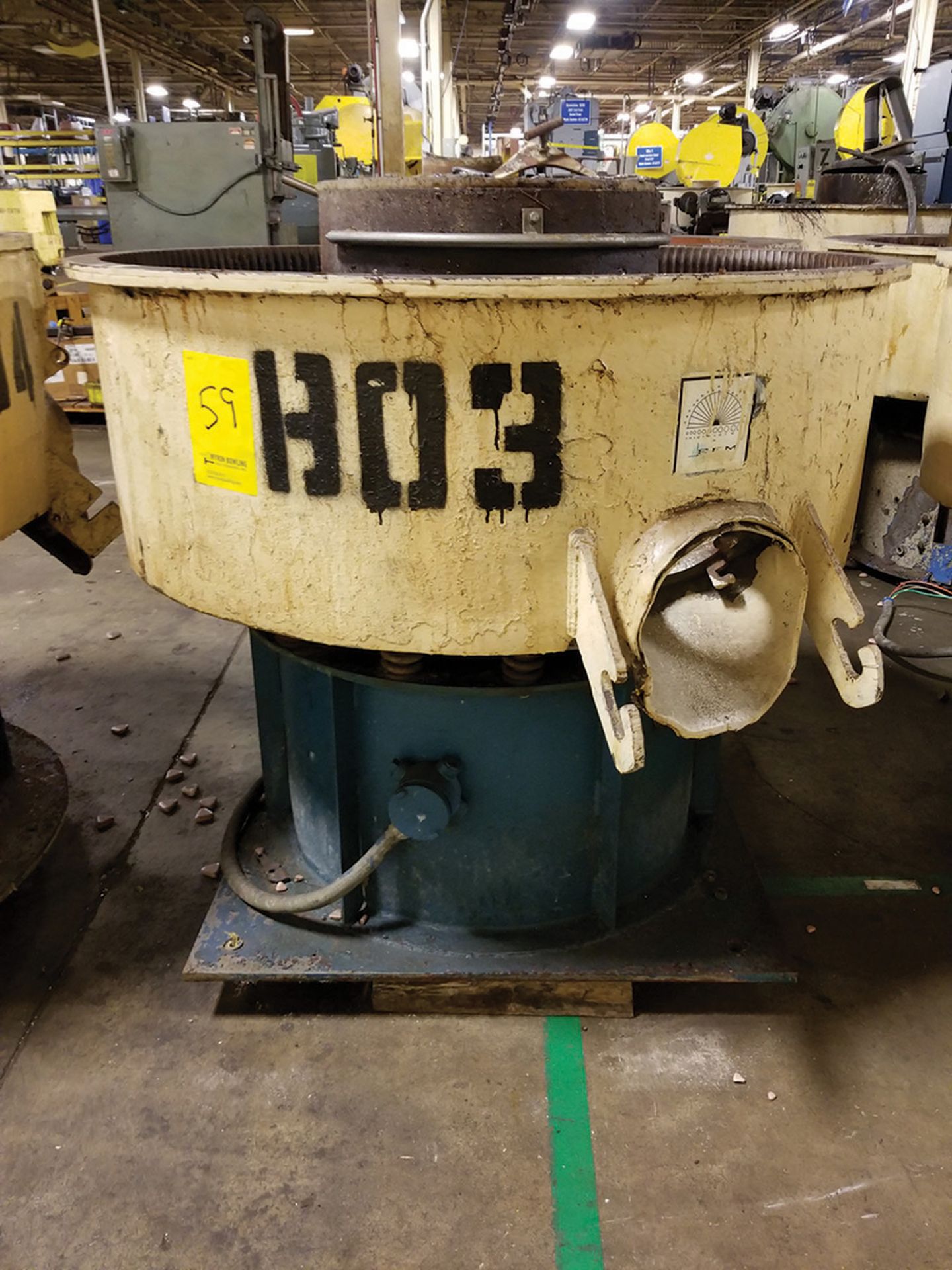 ROSLER VIBRATORY BOWL FINISHER; 46'' DIA. X 13.5'', 1.75'' LIP ***$50.00 RIGGING FEE*** - Image 2 of 3